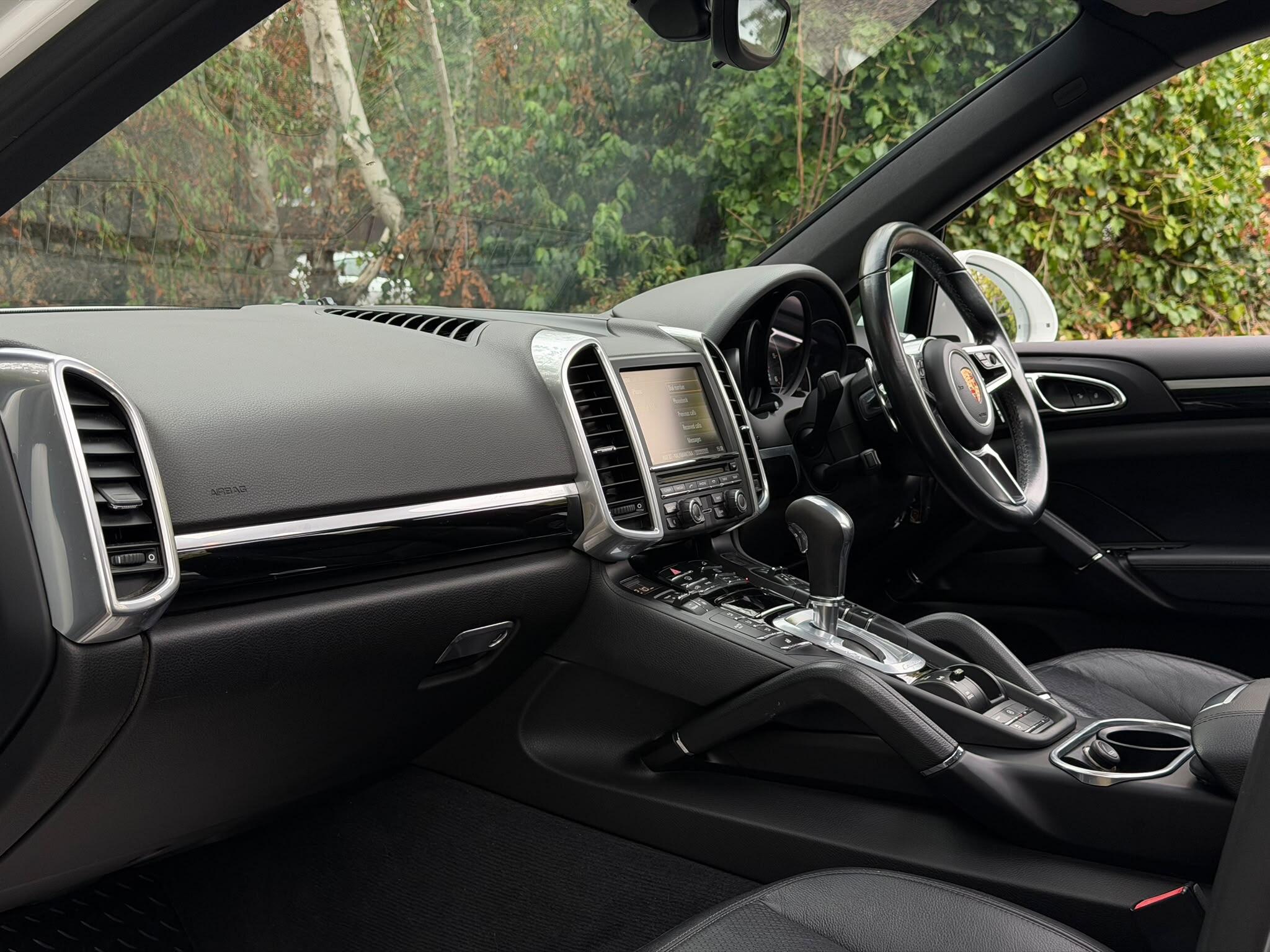 Porsche Cayenne view 15