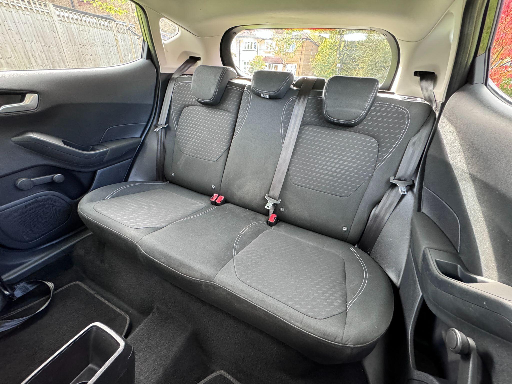2017 Ford Fiesta image 22