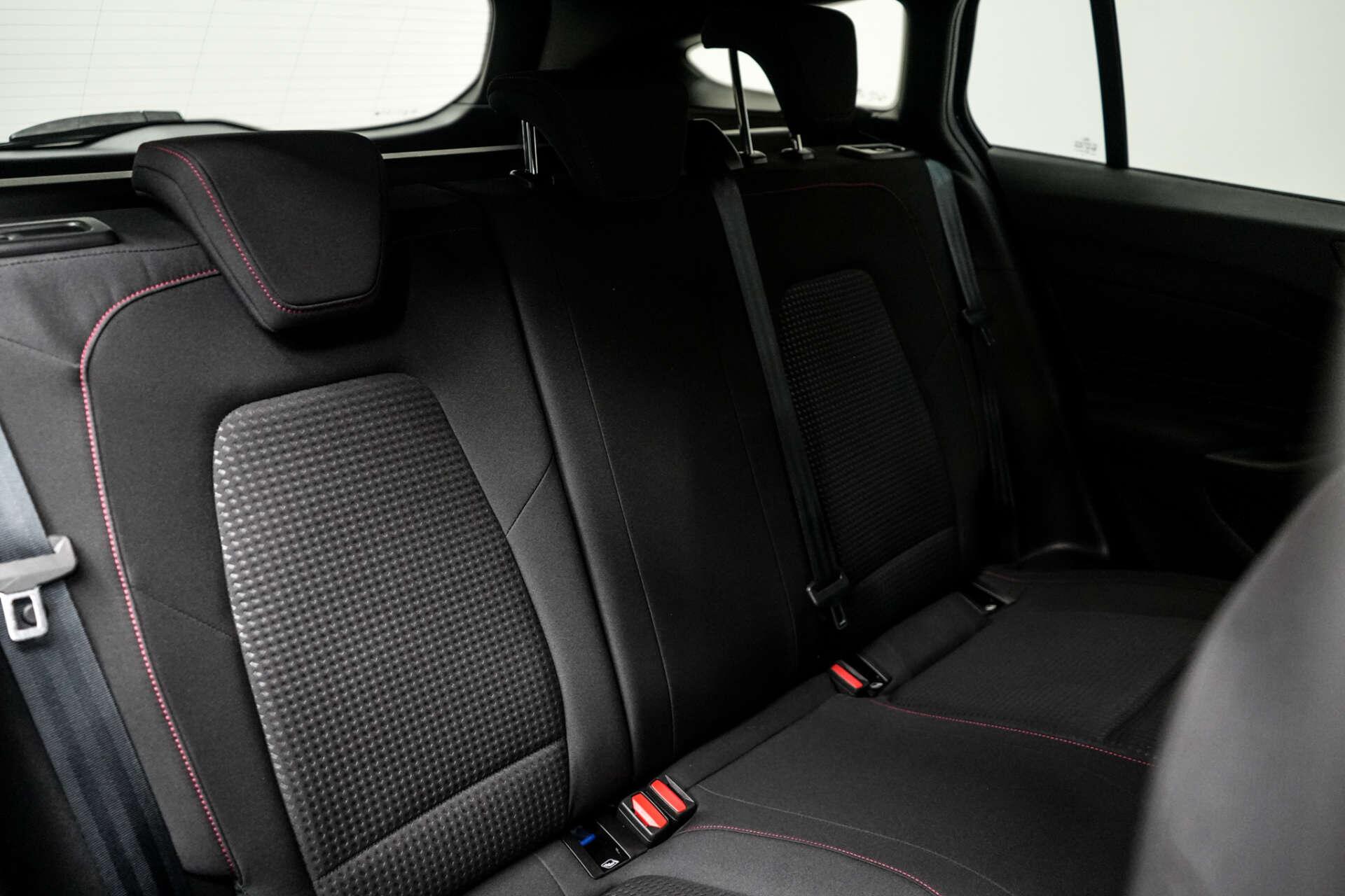 Ford Focus view 19