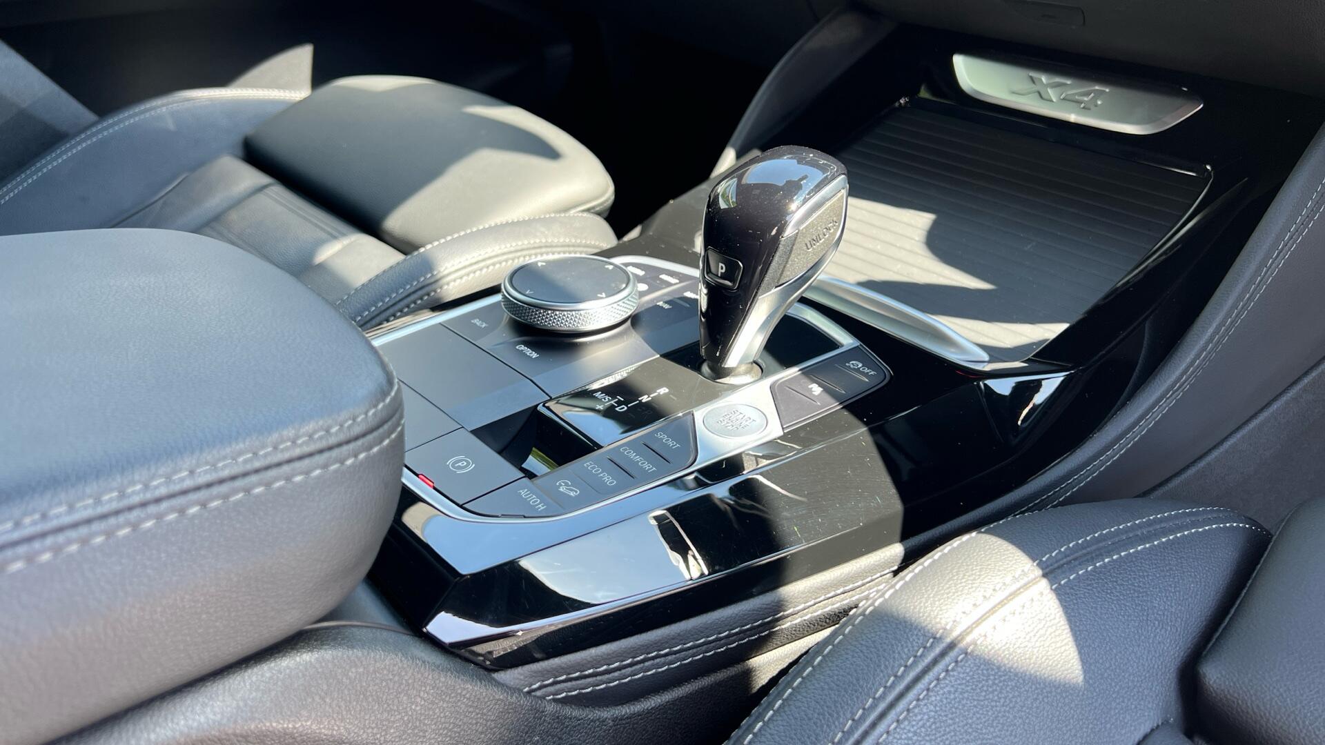 BMW X4 view 10