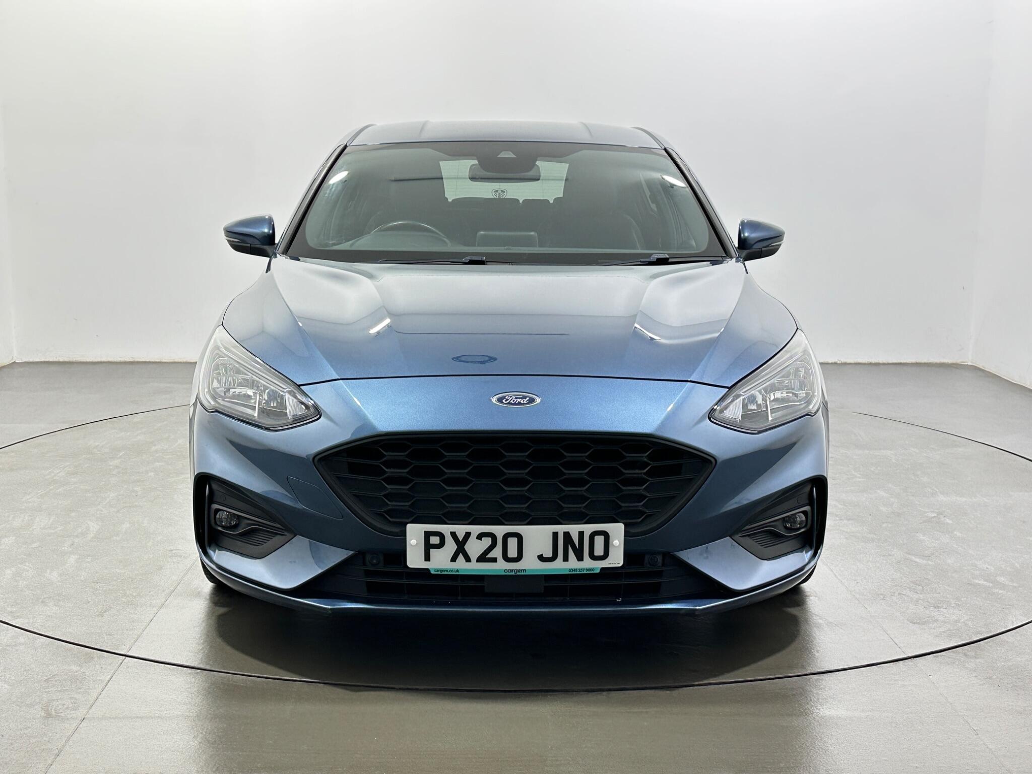 Ford Focus view 3