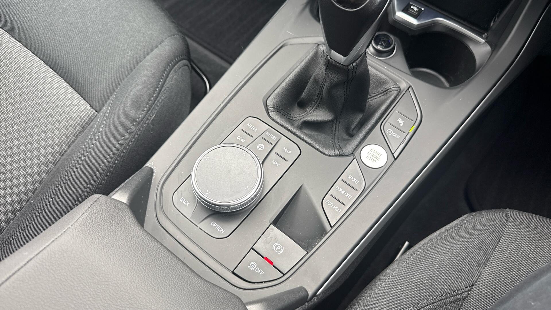 BMW 1 Series view 19