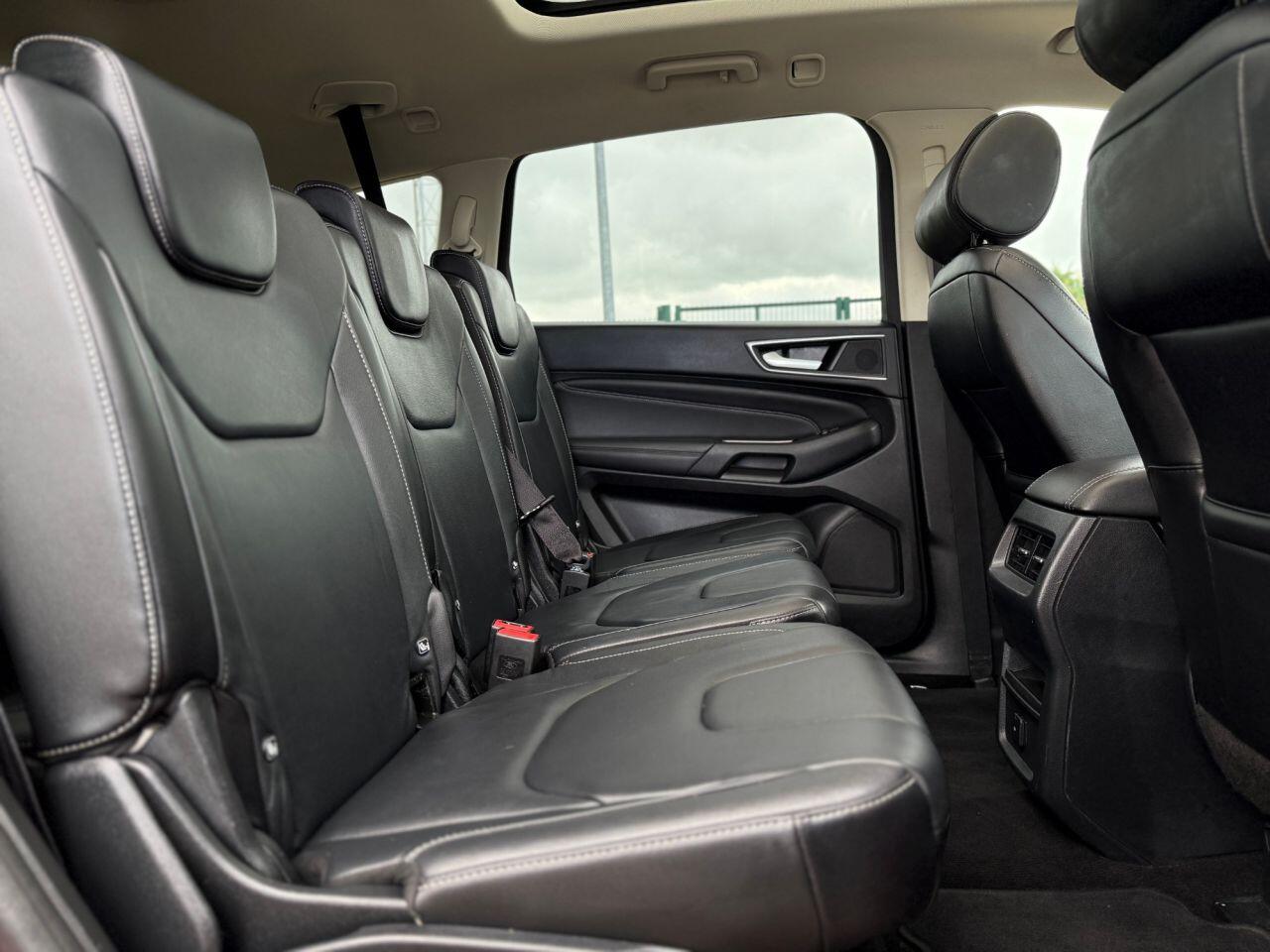 Ford S-Max view 13
