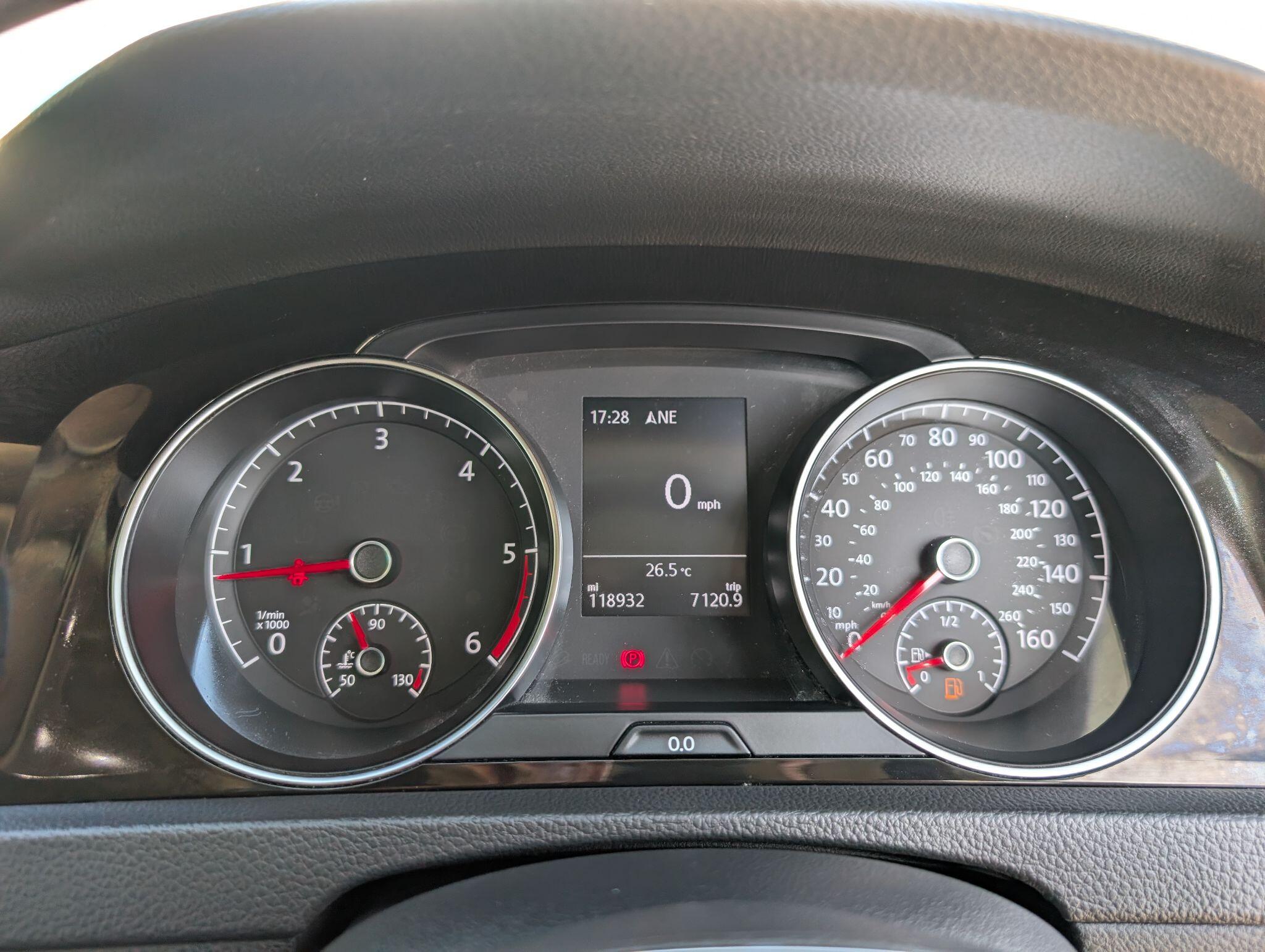 Volkswagen Golf view 28