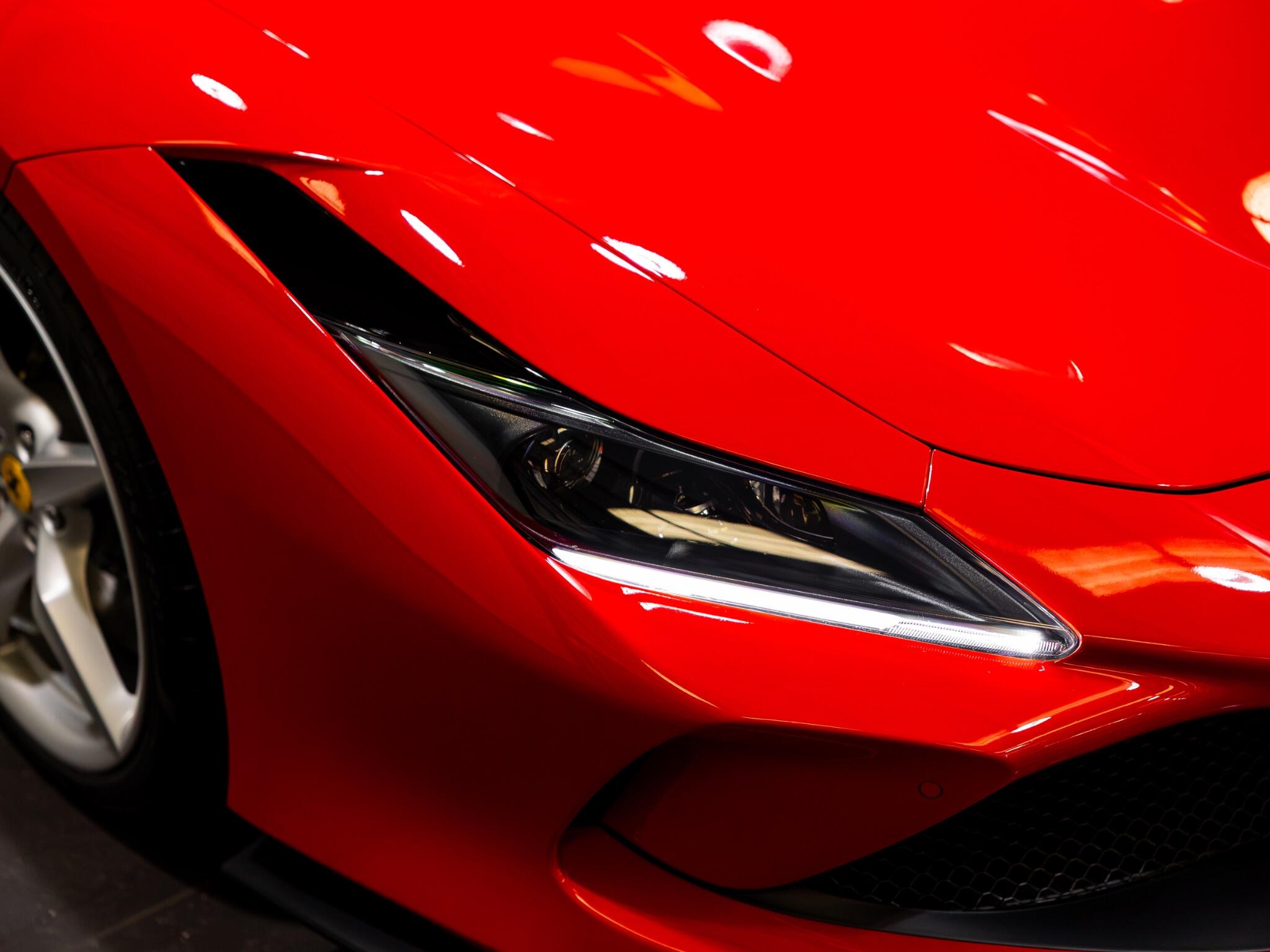 Ferrari F8 Tributo view 16