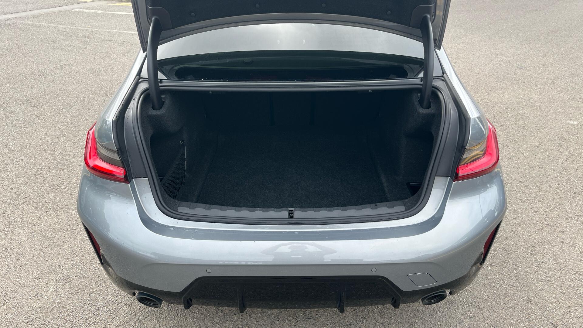 BMW 3 Series view 13