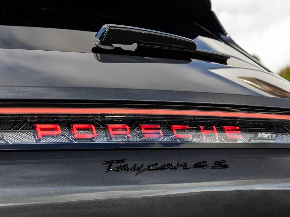 Porsche Taycan view 50