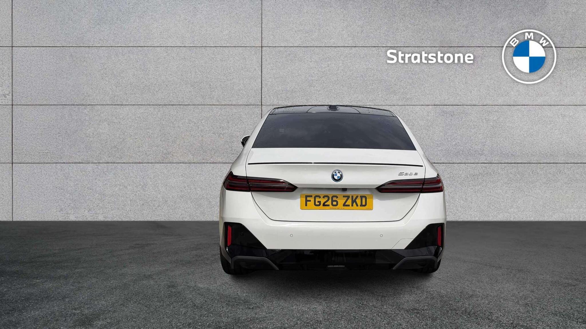 BMW 5 Series view 5