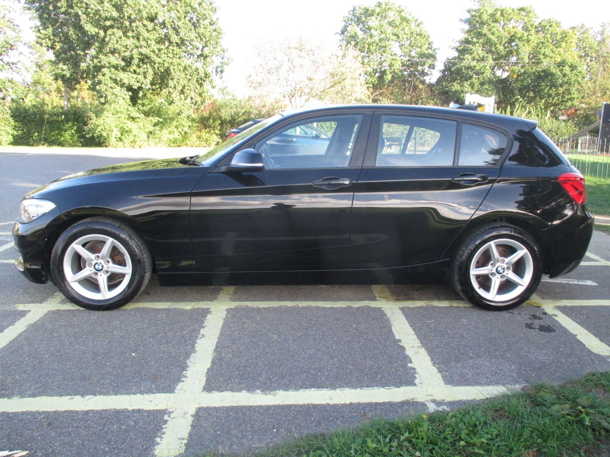 BMW 1 Series view 16