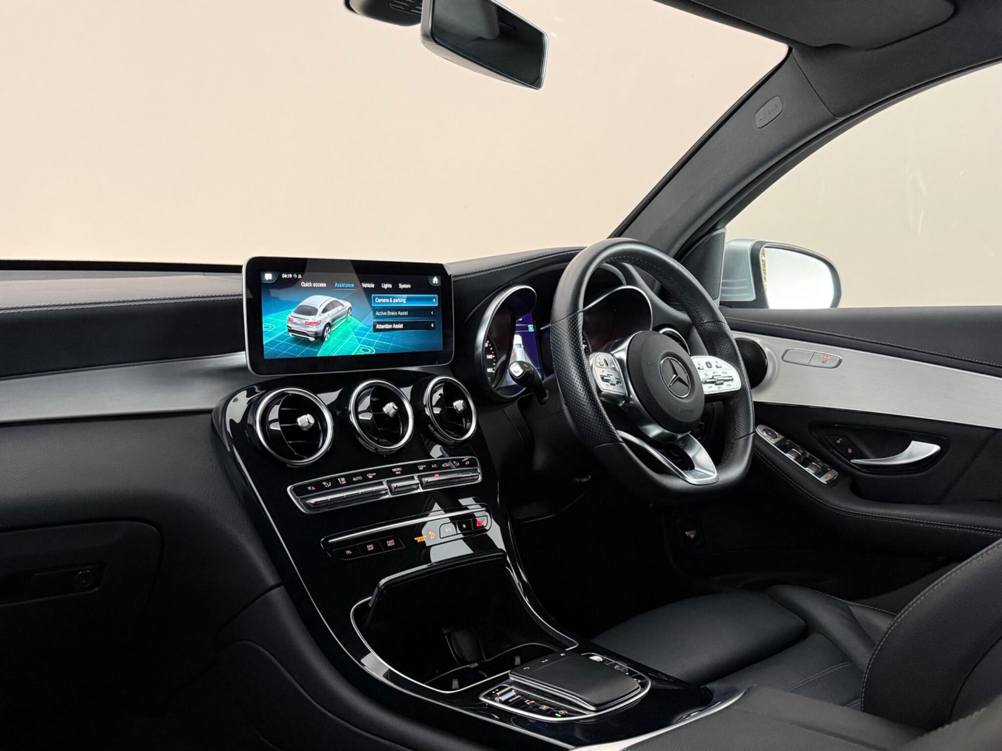 Mercedes-Benz GLC view 4