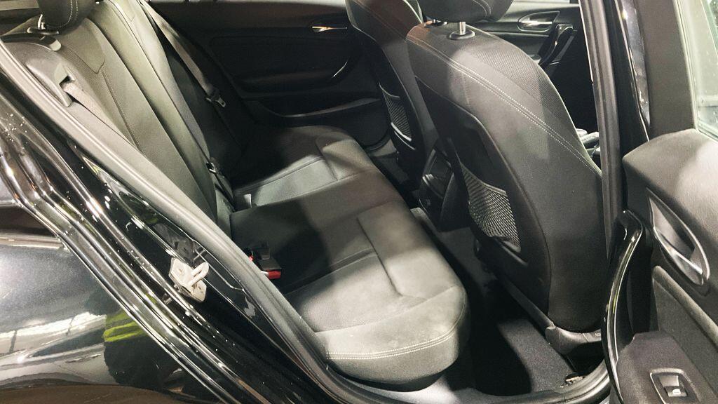 BMW 1 Series view 13