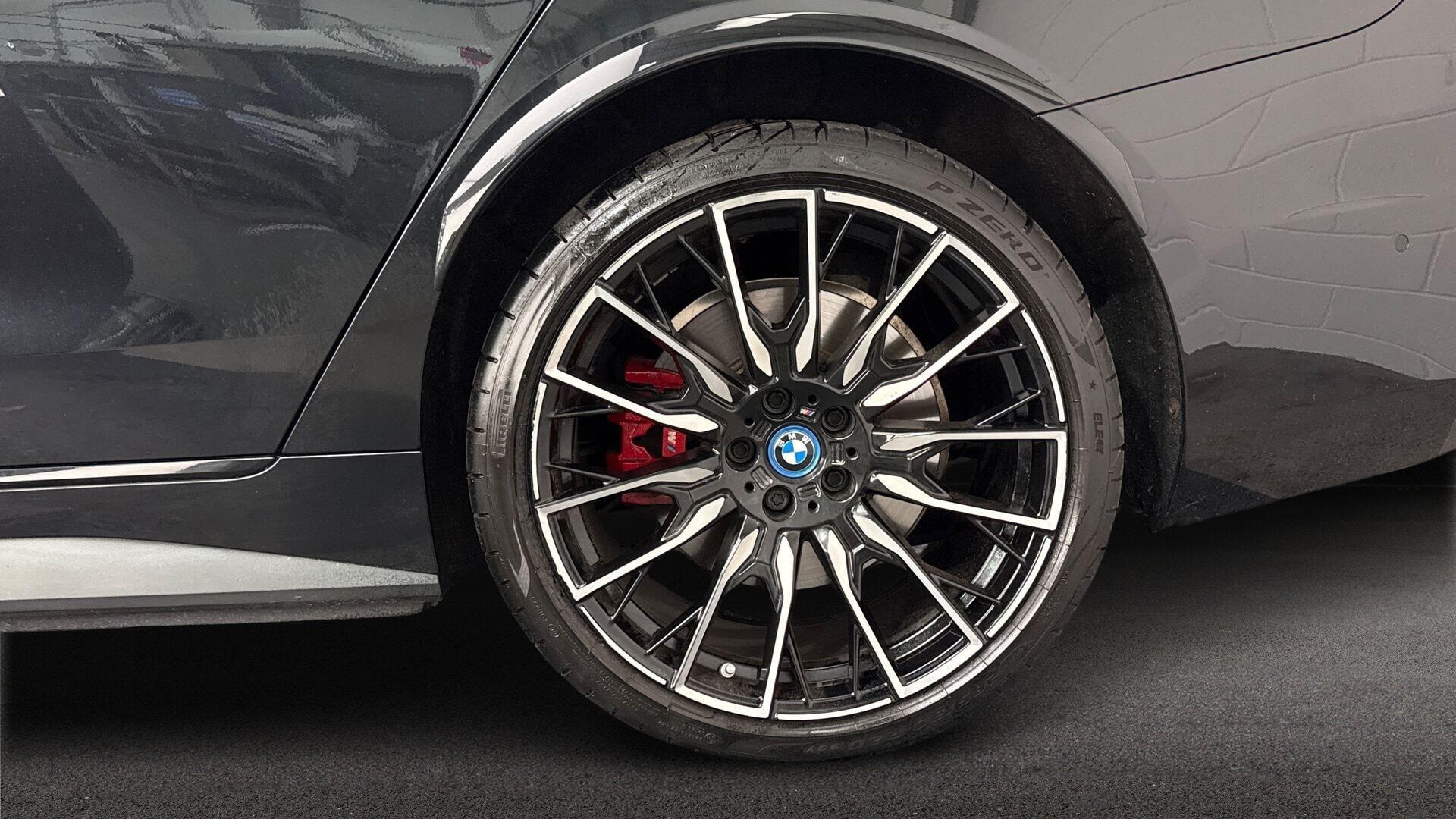 BMW I4 view 14