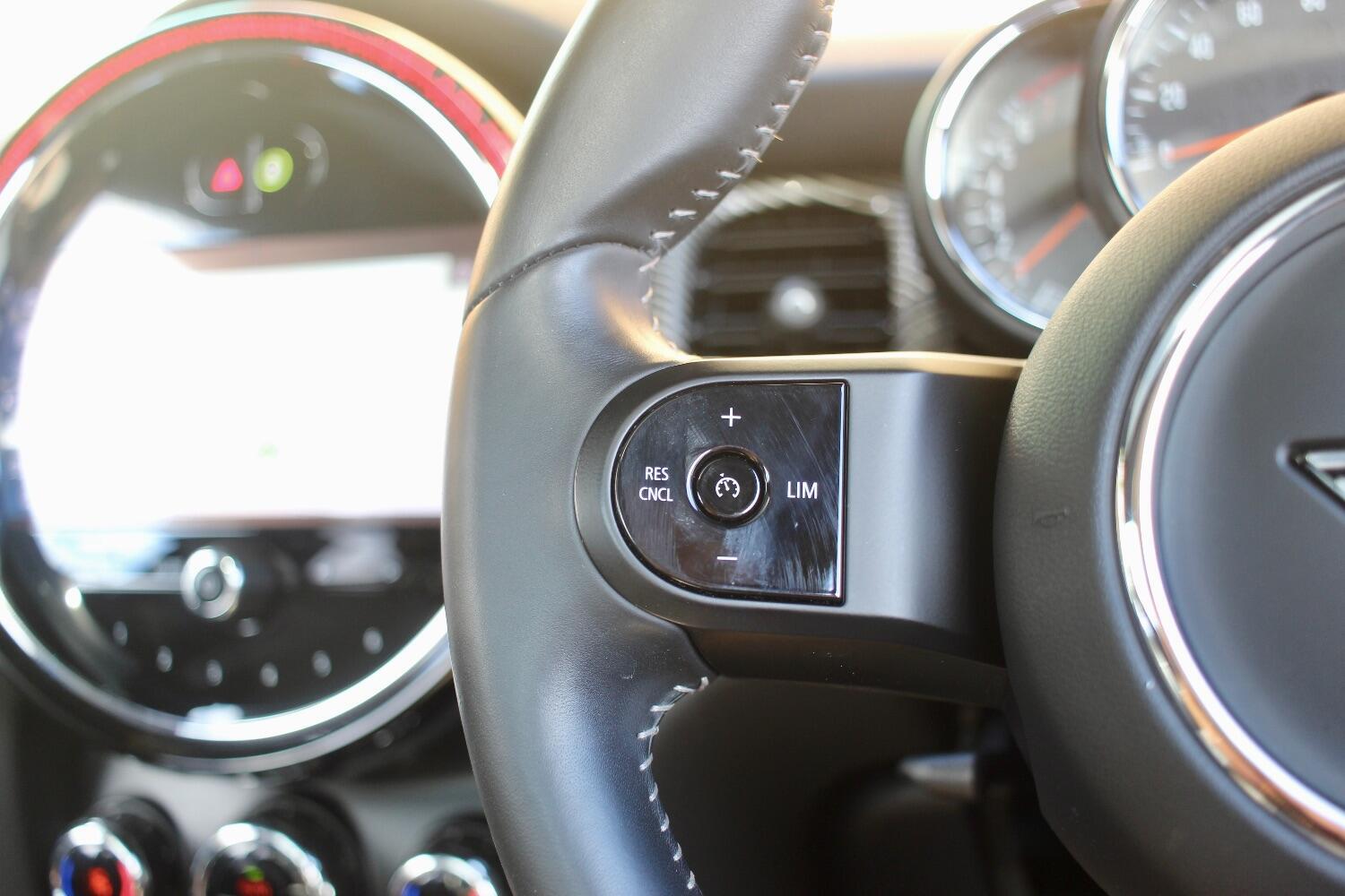 Mini Hatch view 23