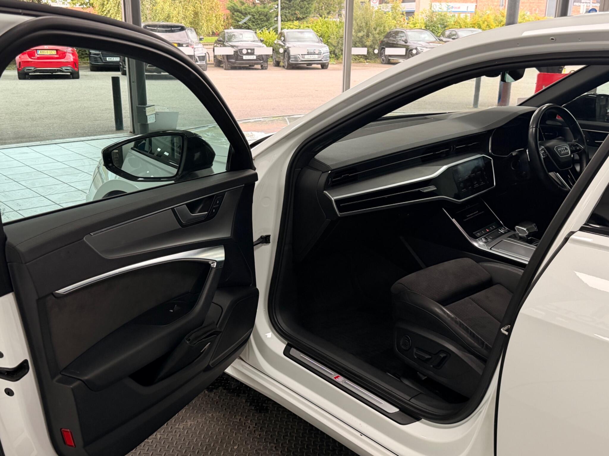 Audi A6 view 31