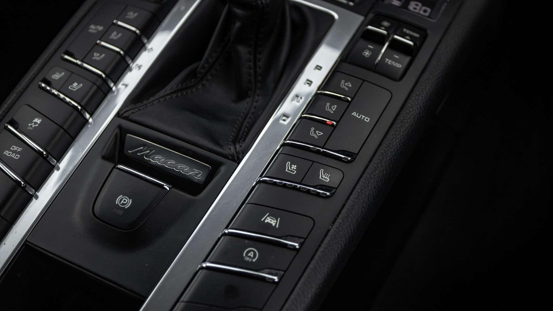 Porsche Macan view 19