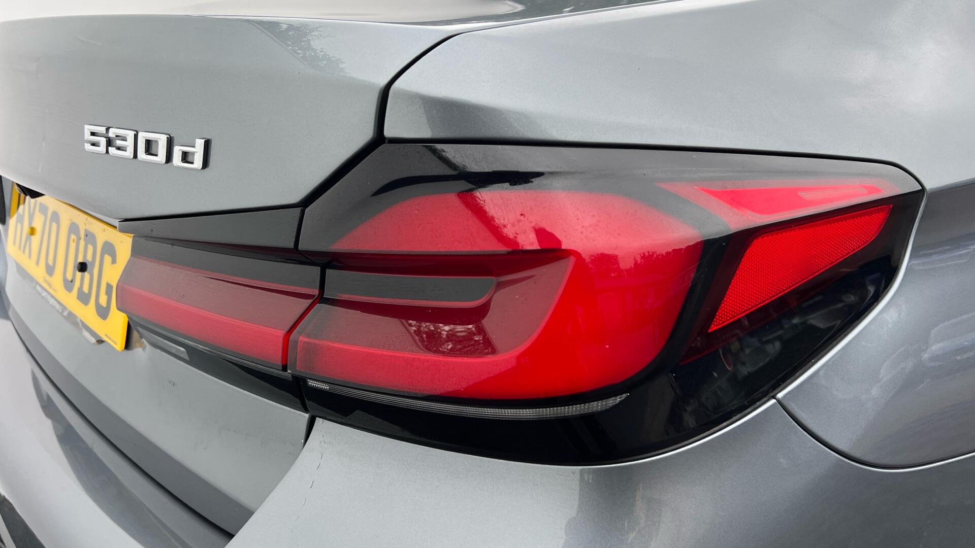 BMW 5 Series view 22