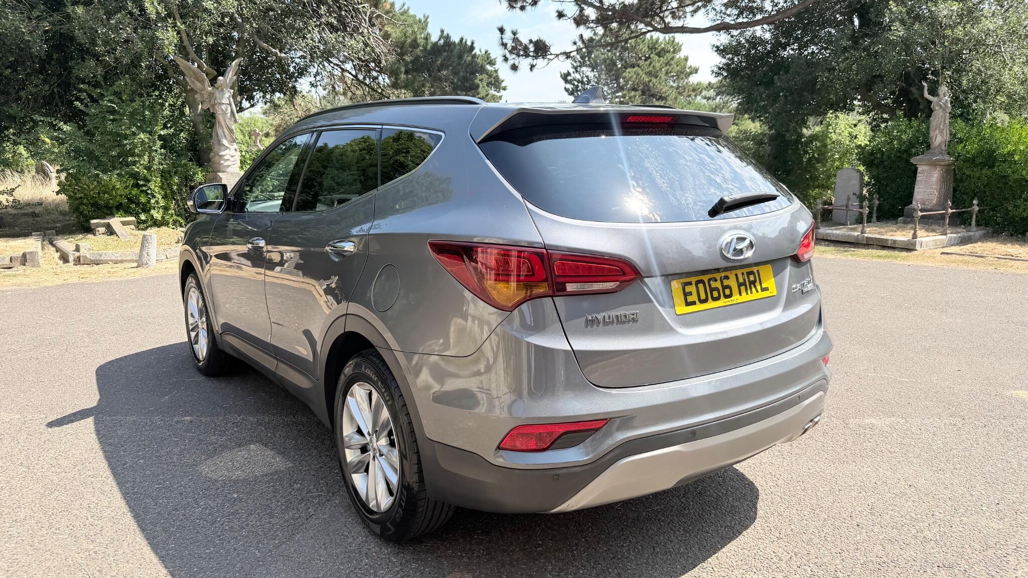 Hyundai Santa Fe view 4