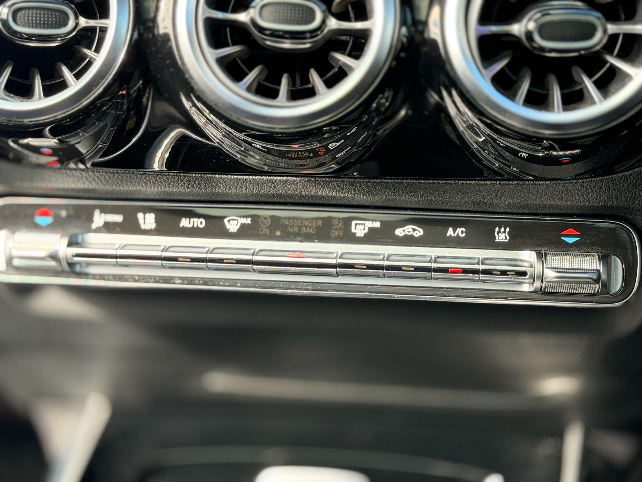Mercedes-Benz EQA view 35