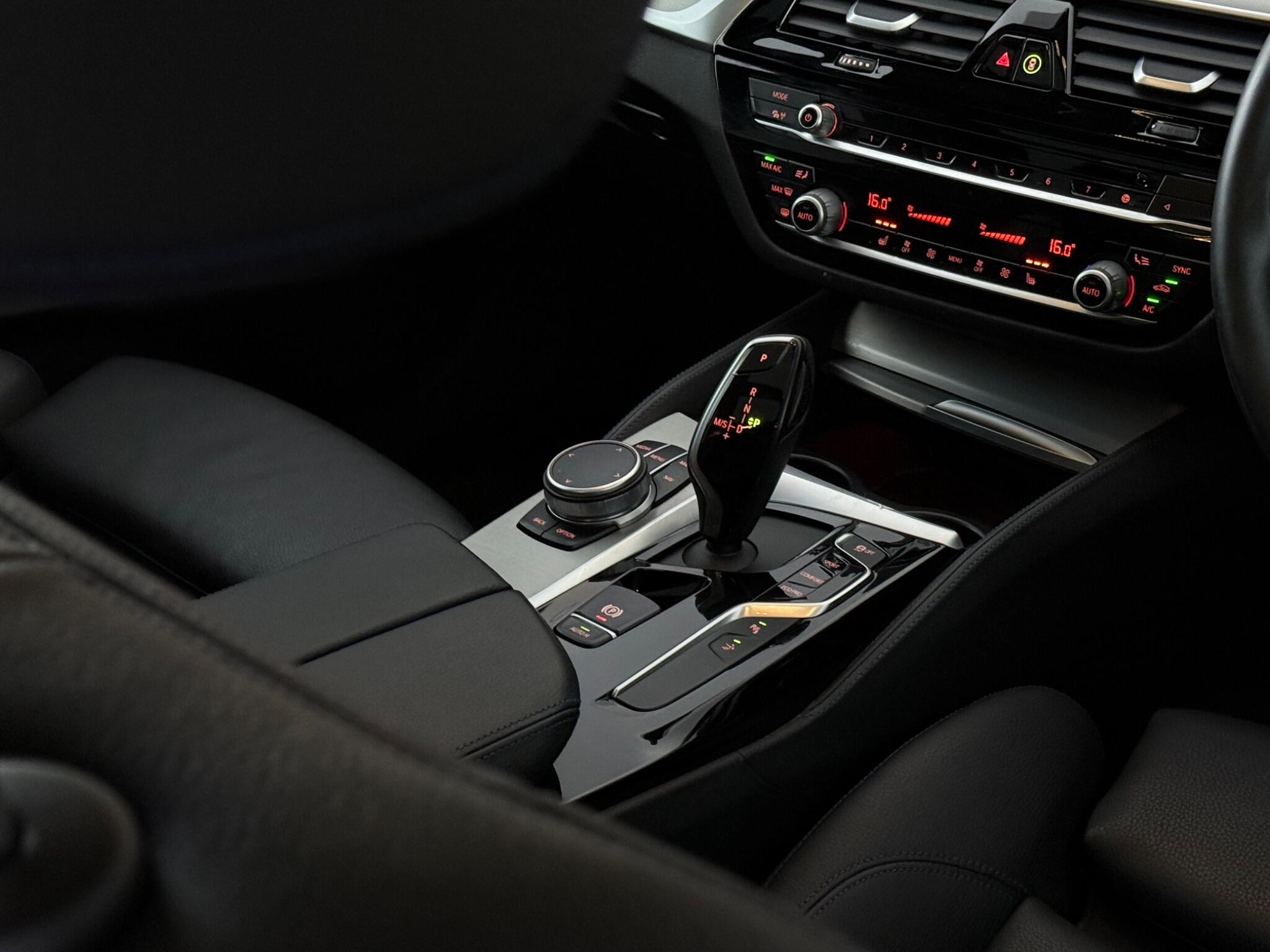 BMW 6 Series view 21