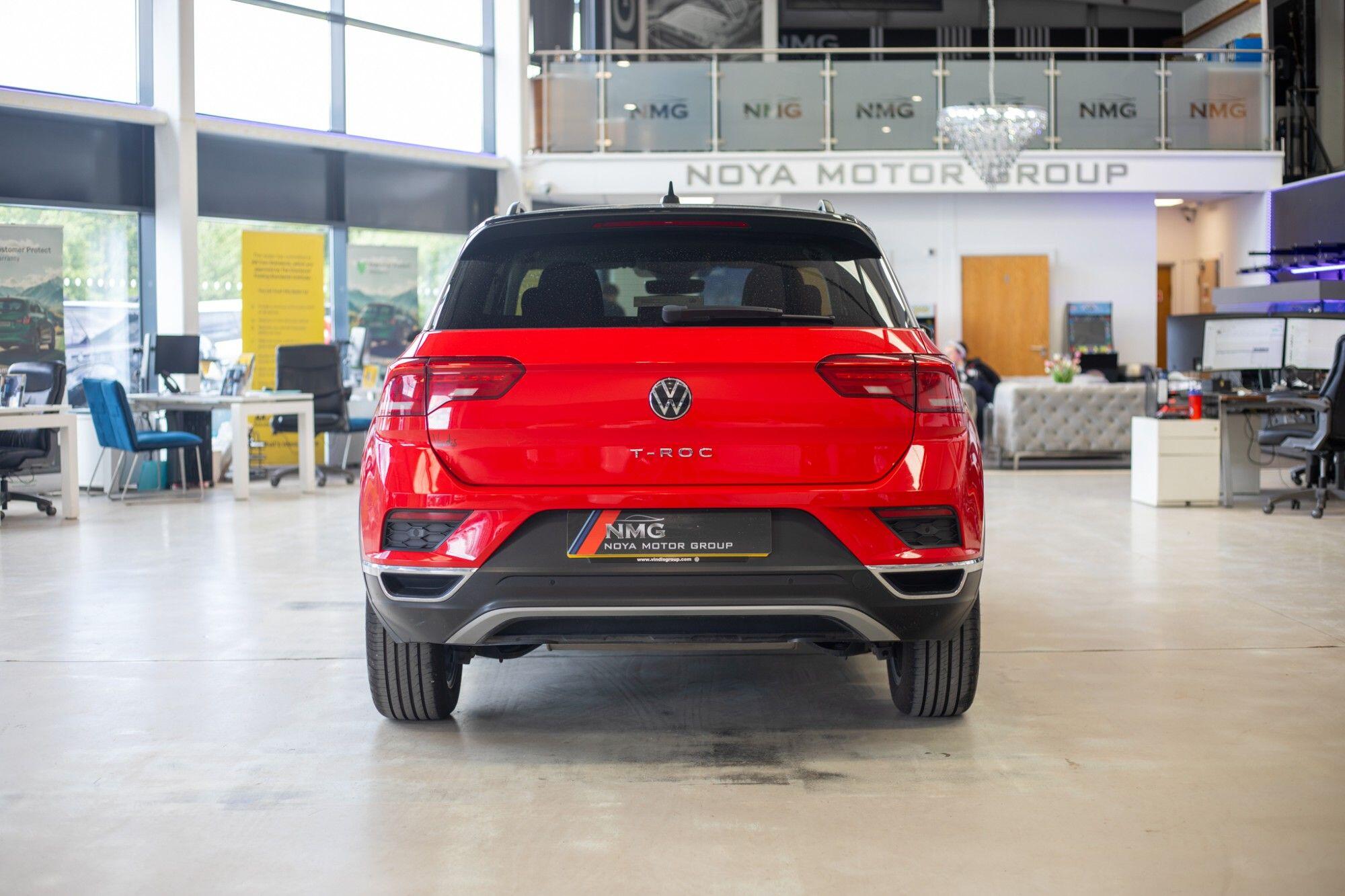 Volkswagen T-Roc view 32