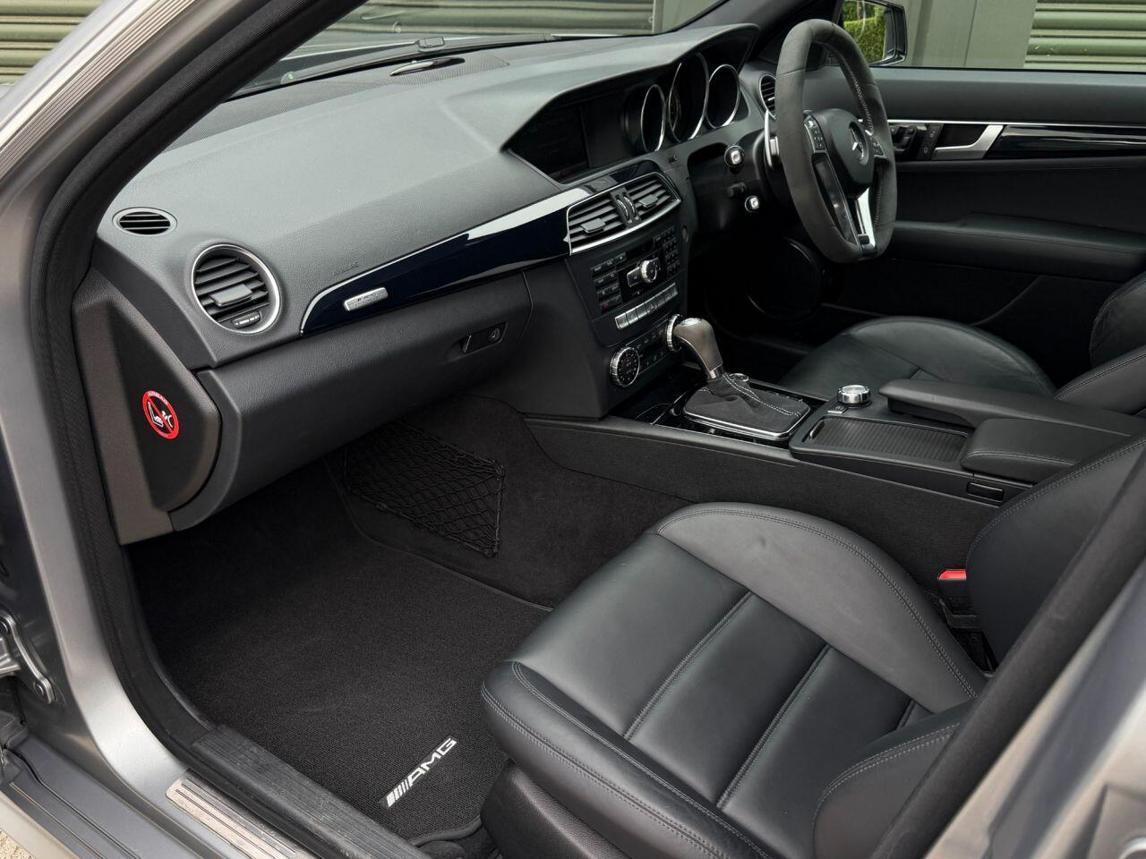 Mercedes-Benz C Class view 34