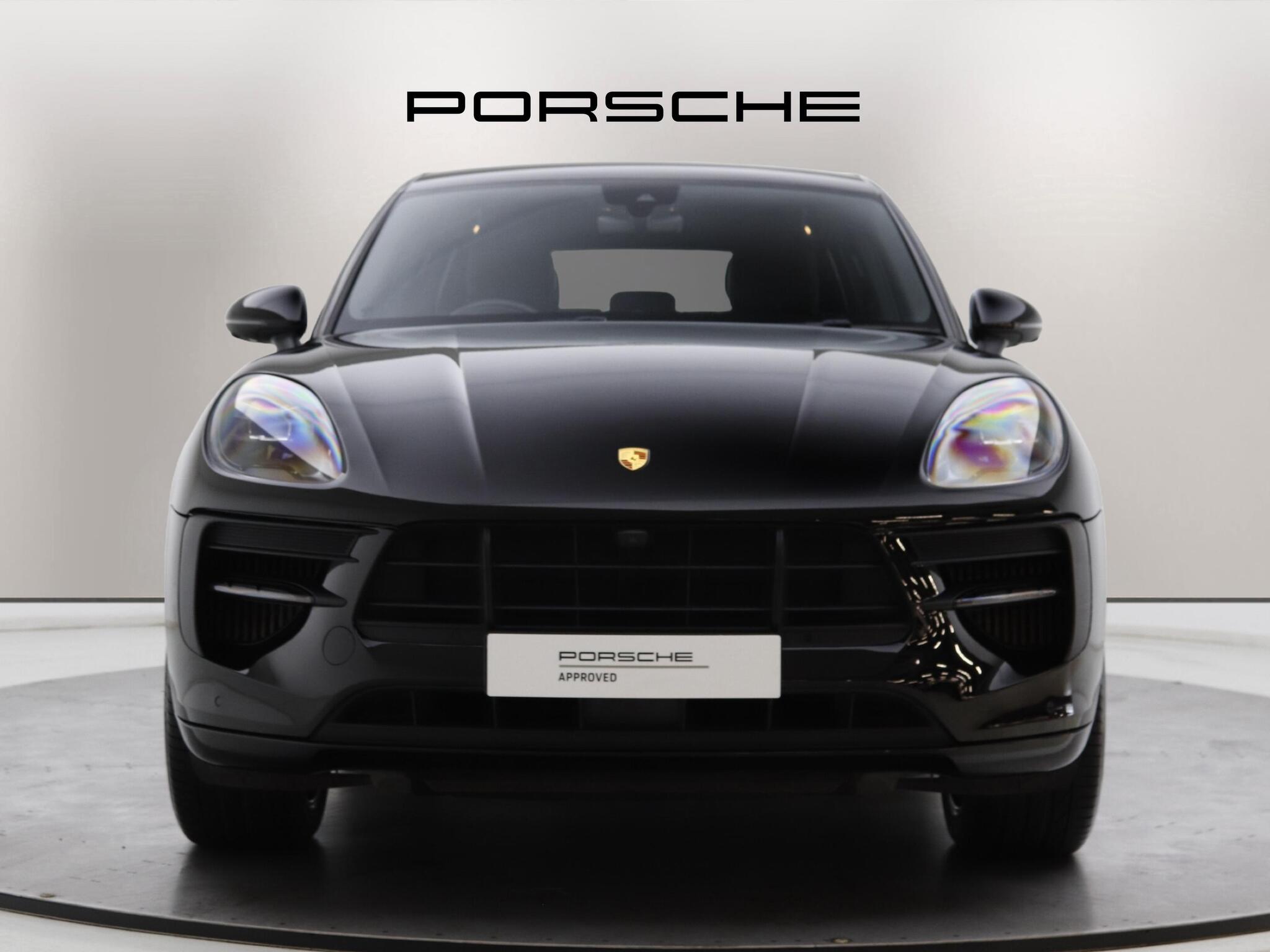 Porsche Macan view 6