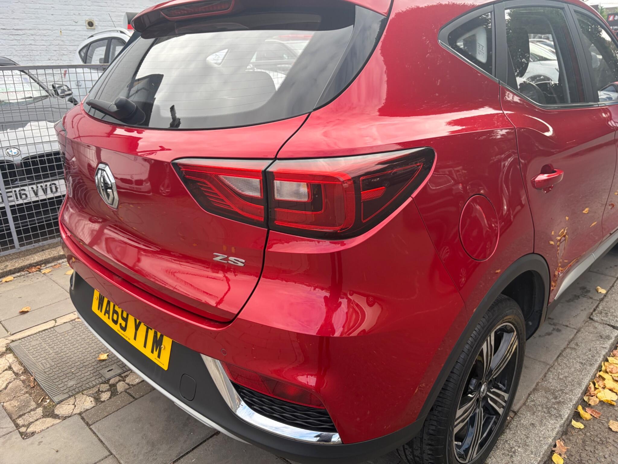 MG ZS view 24