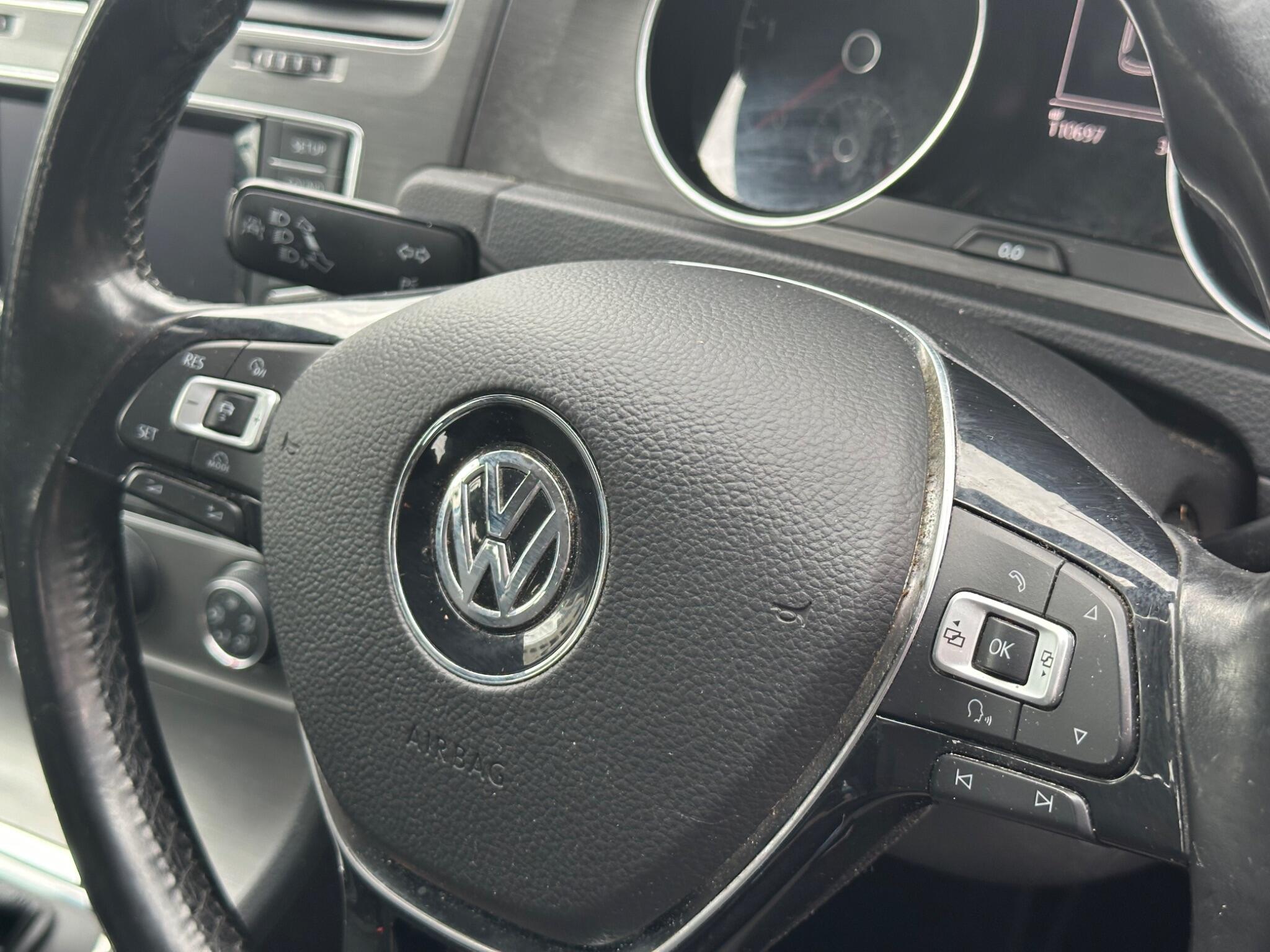 Volkswagen Golf view 19