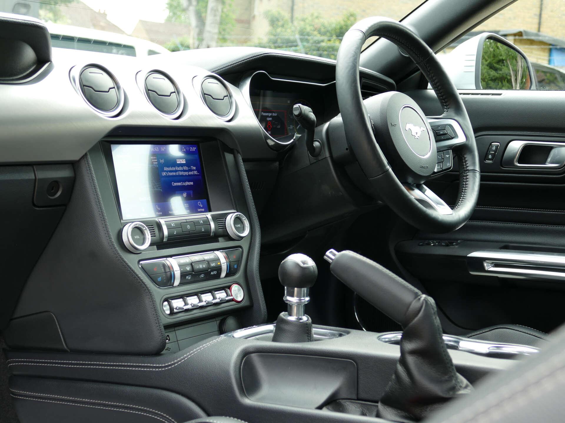 Ford Mustang view 31