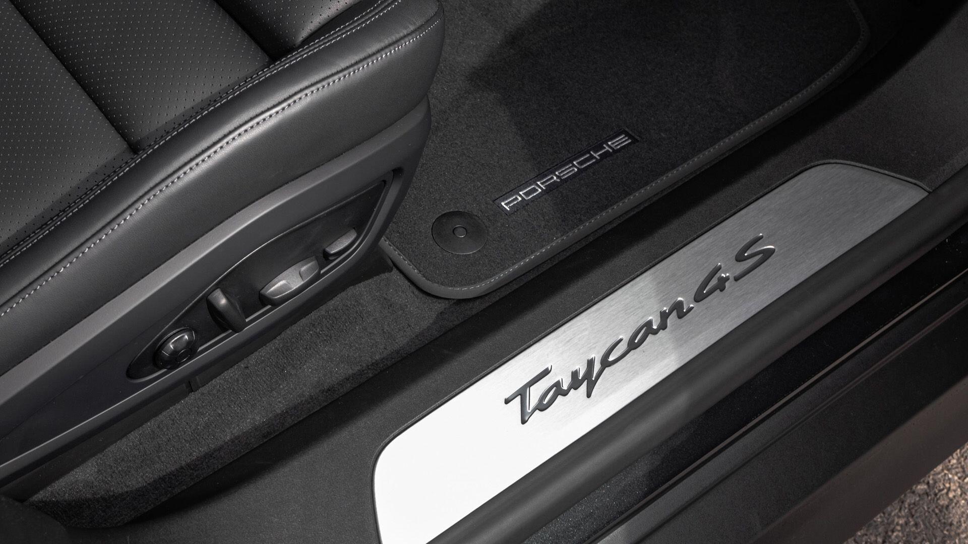 Porsche Taycan view 36