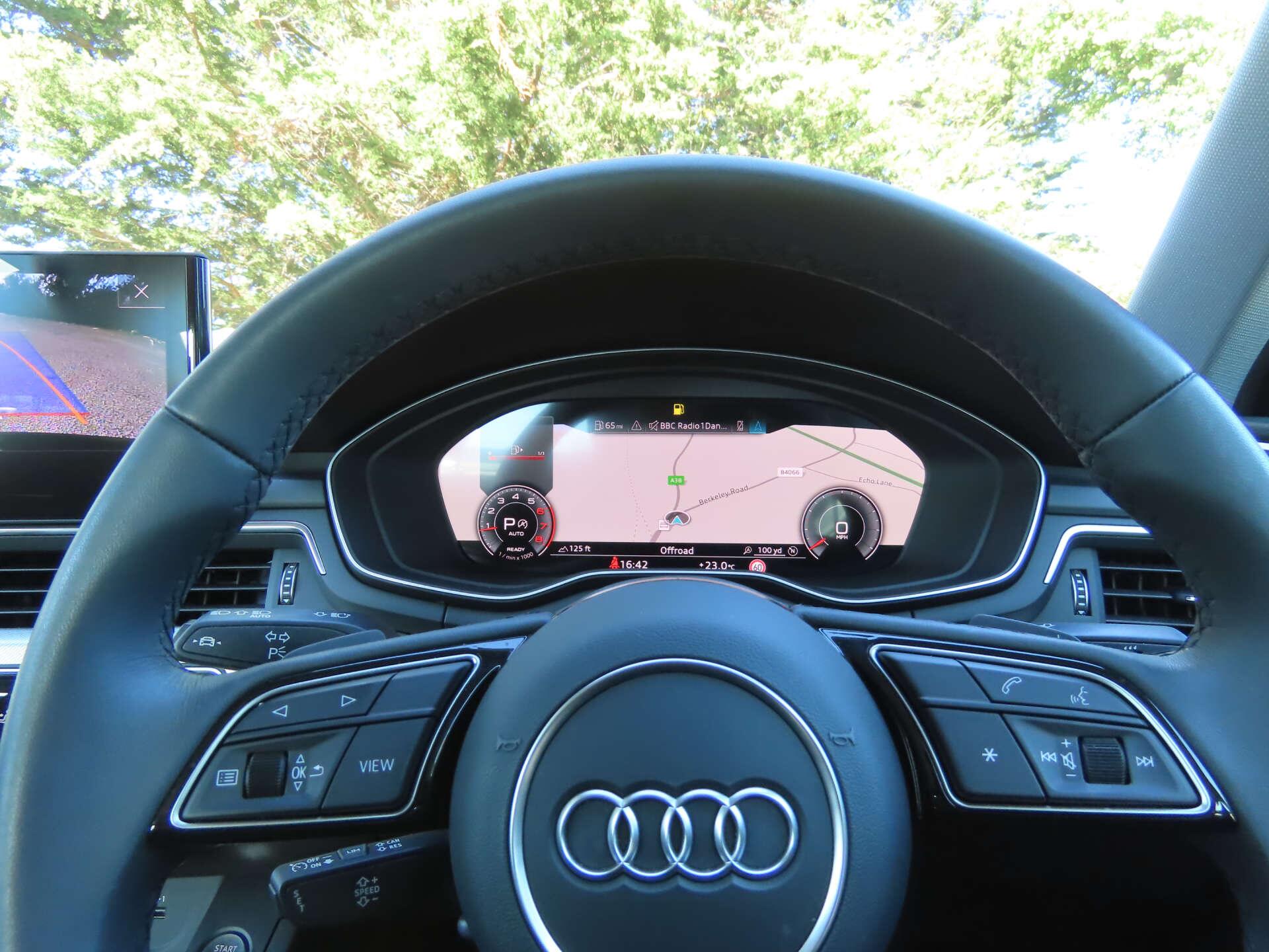 Audi A4 view 14