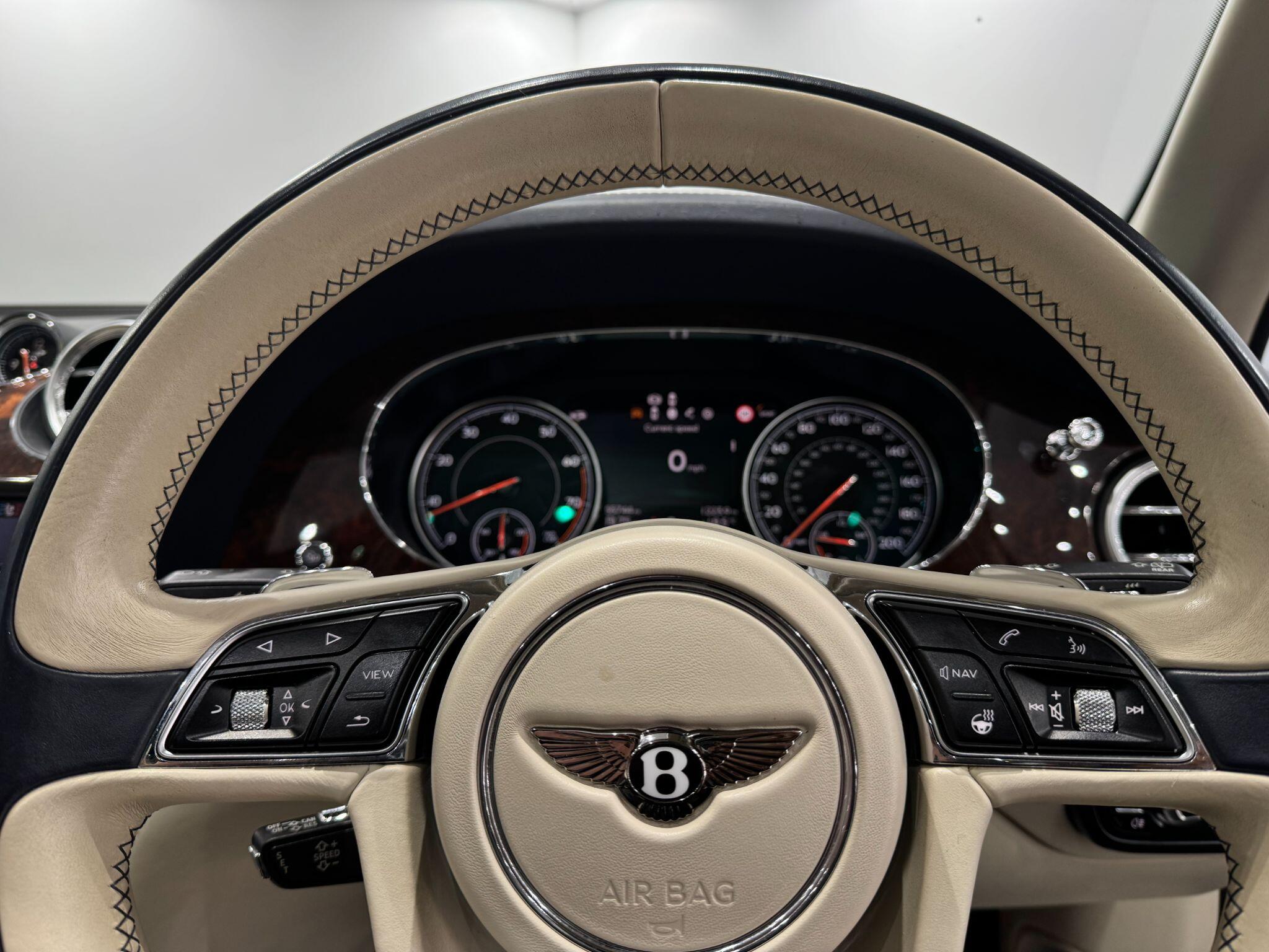 Bentley Bentayga view 48