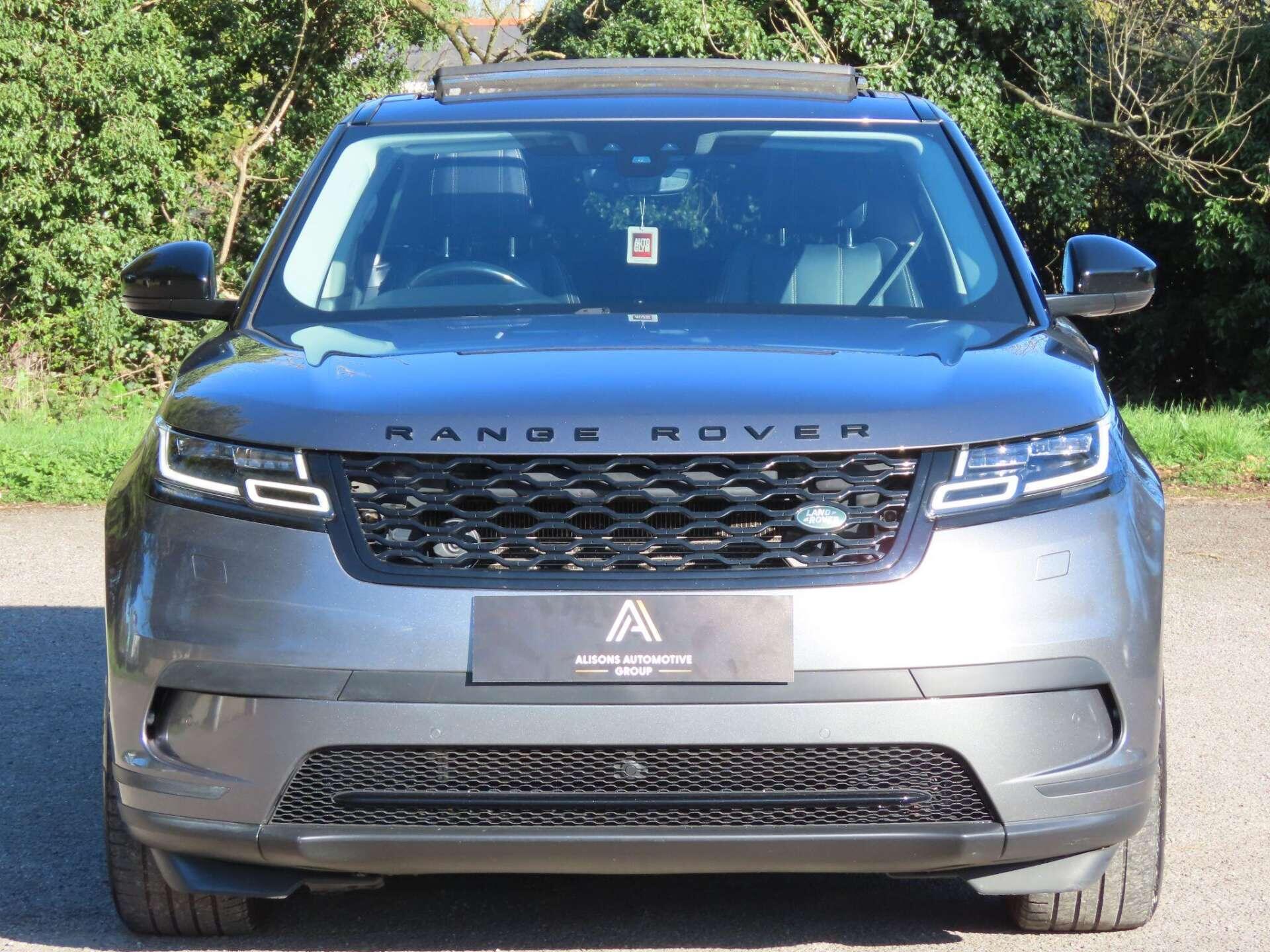 Land Rover Range Rover Velar view 3