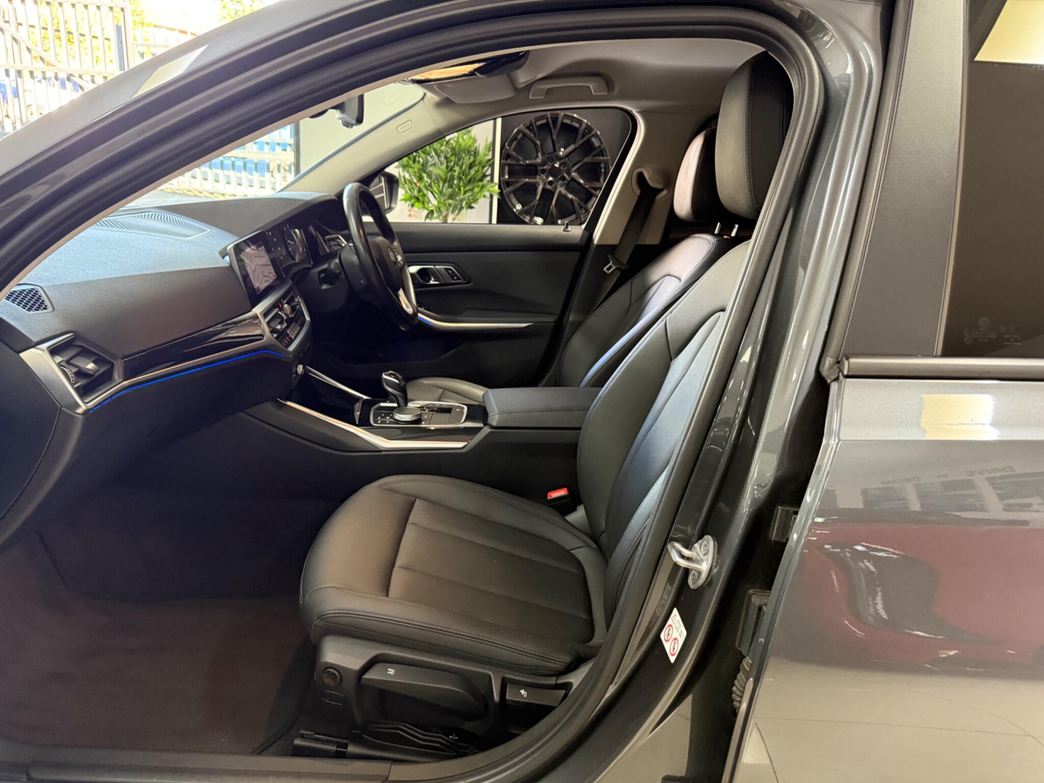 BMW 3 Series view 29