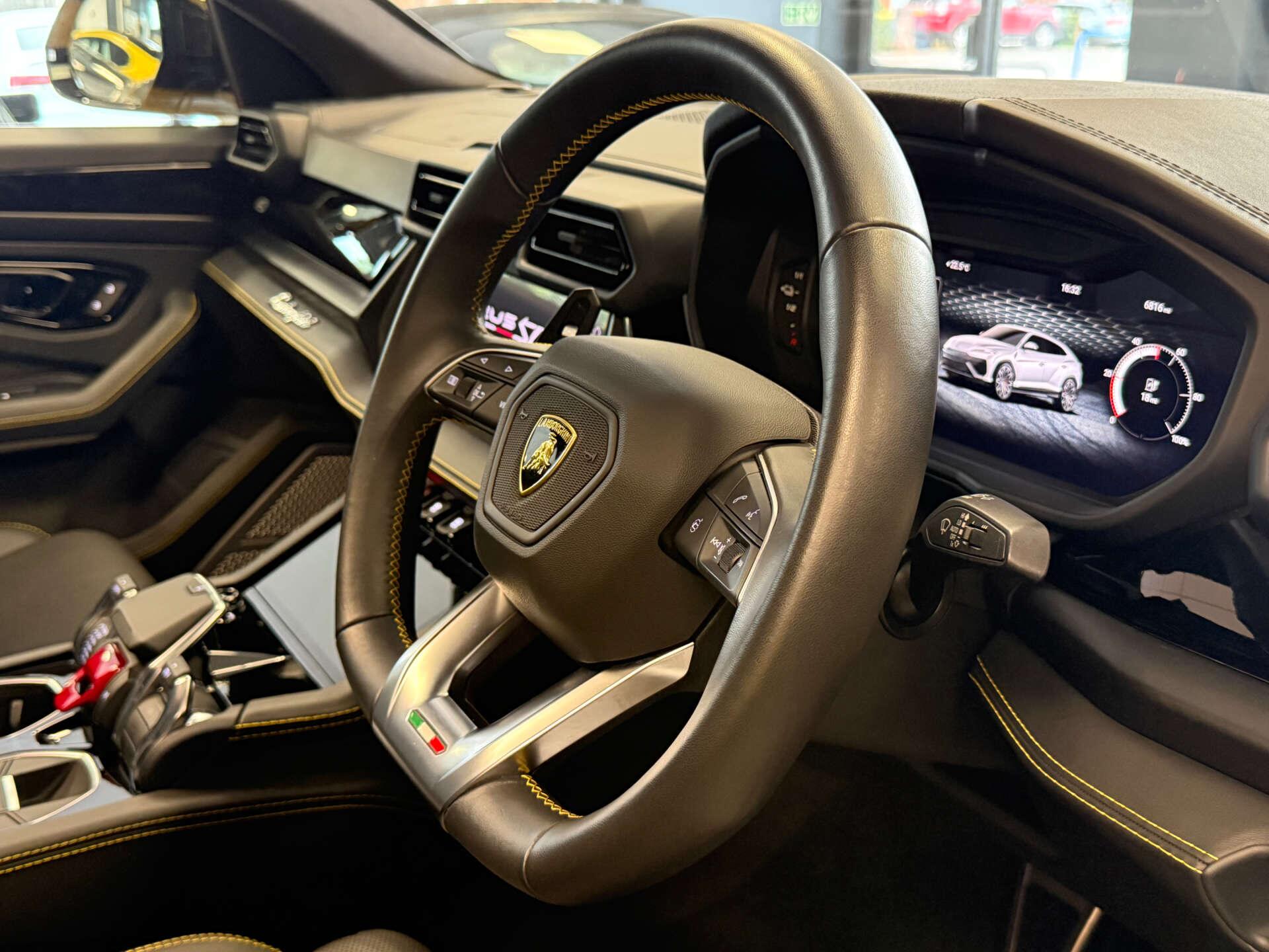 Lamborghini Urus view 2