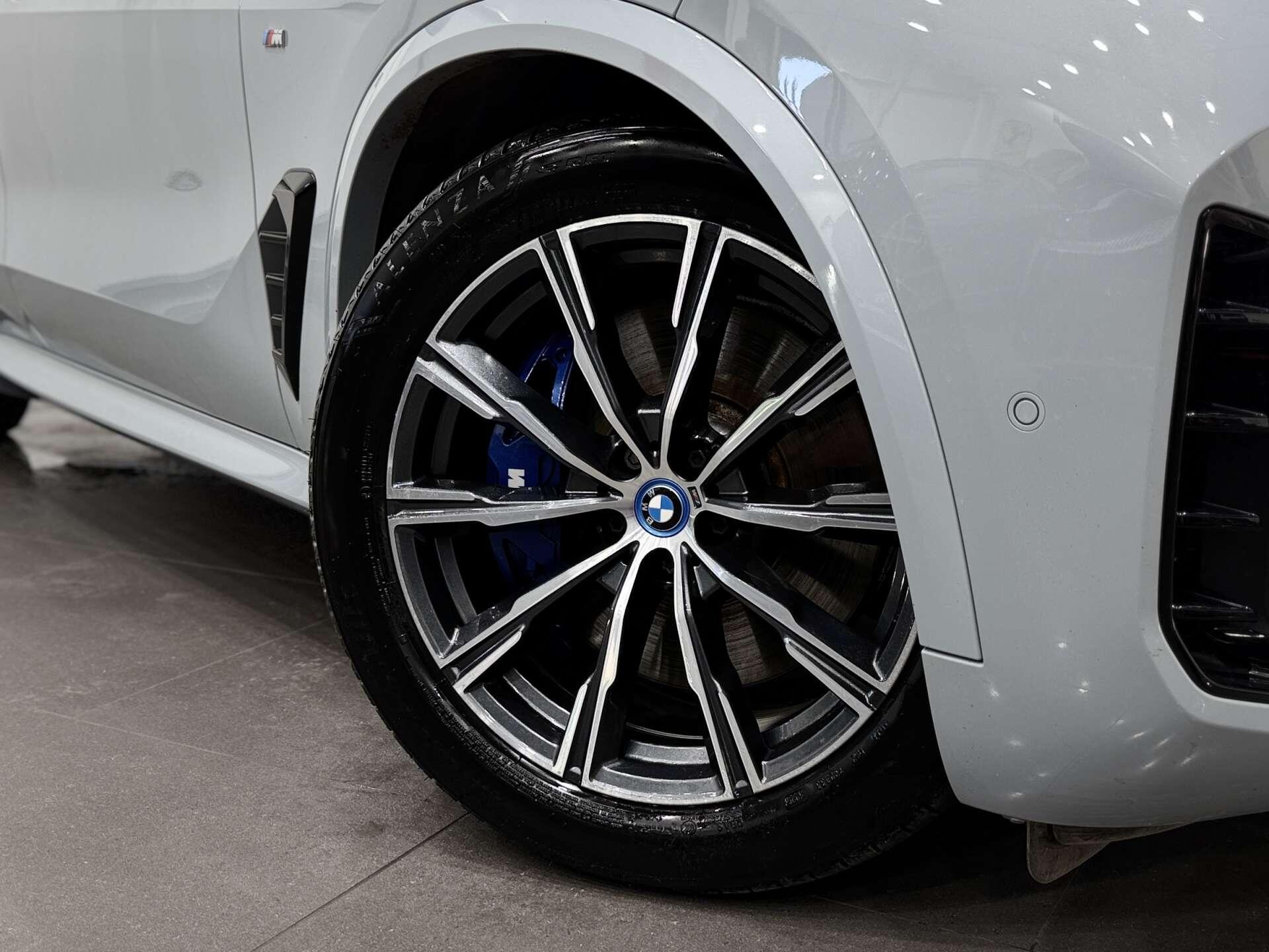 BMW X5 view 10