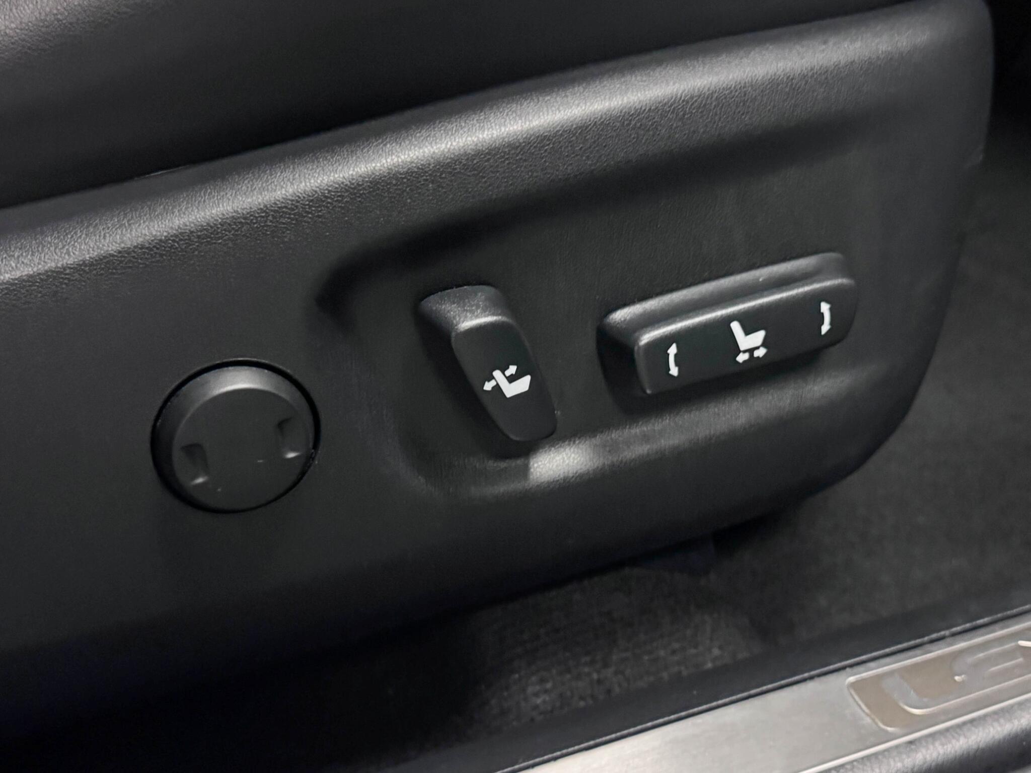 Lexus NX view 21