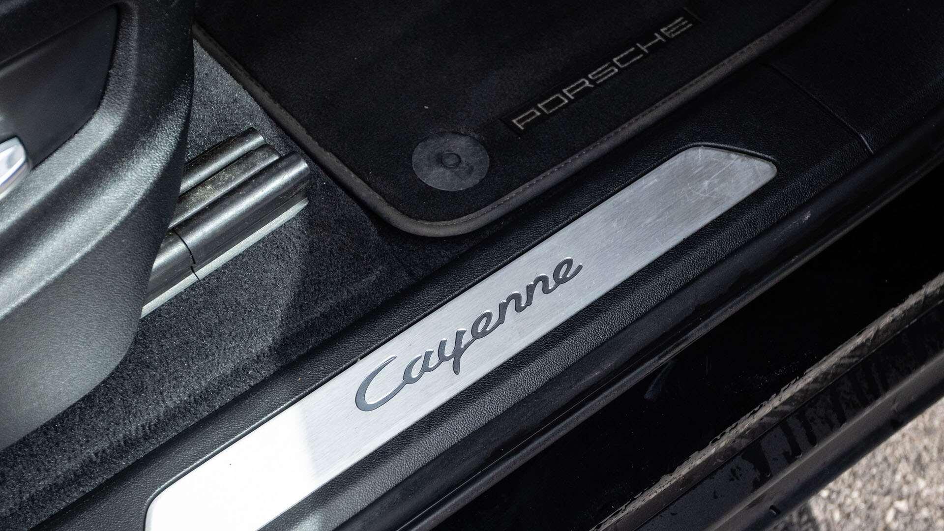 Porsche Cayenne view 28