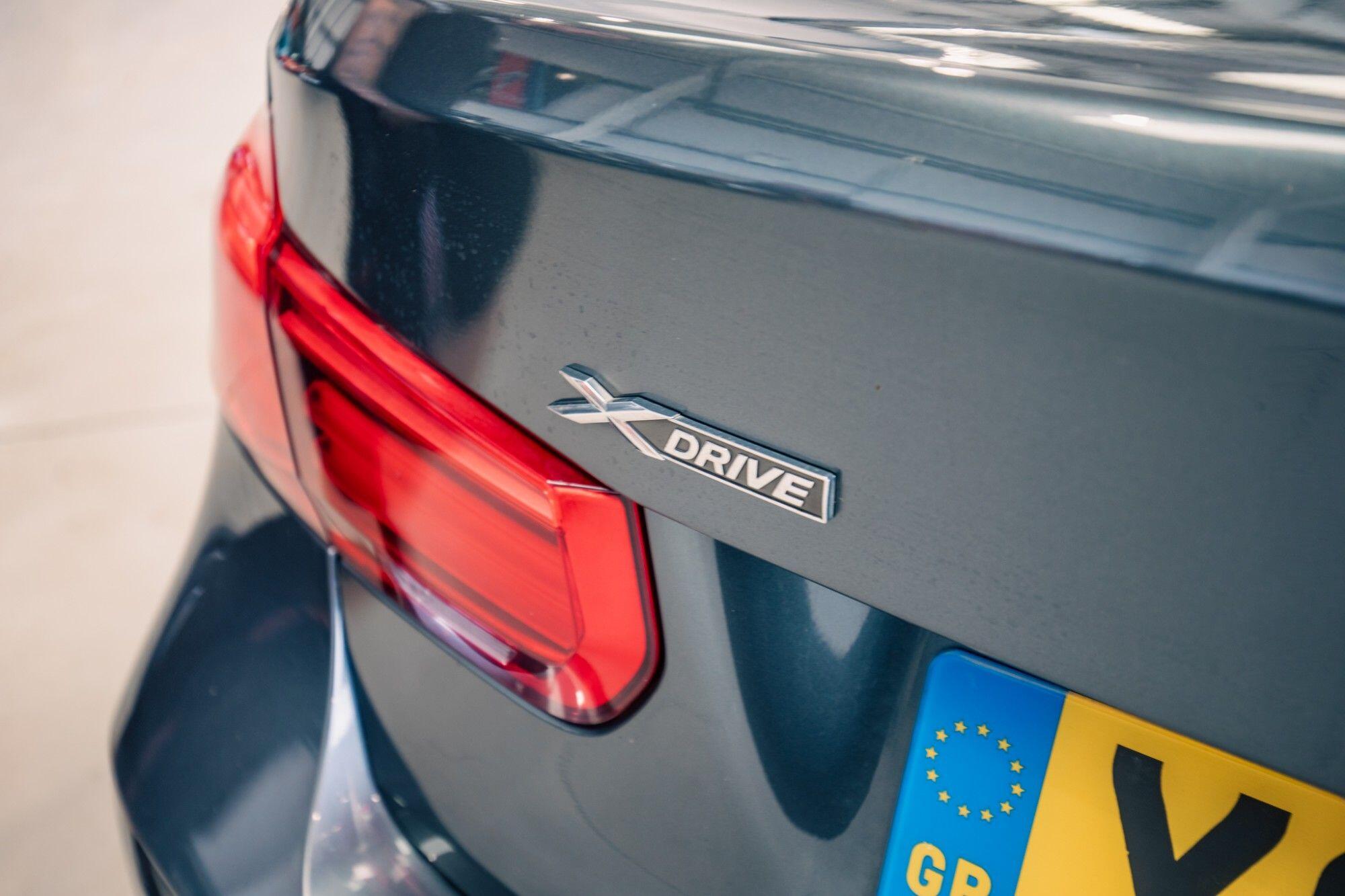 BMW 3 Series view 6