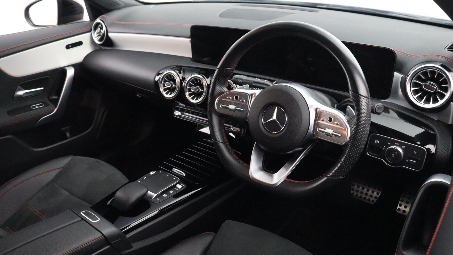 Mercedes-Benz Cla view 4