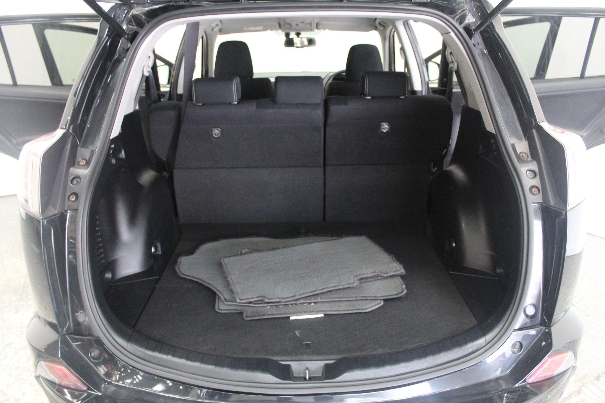 Toyota Rav4 view 24