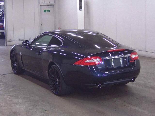 Jaguar XK view 4