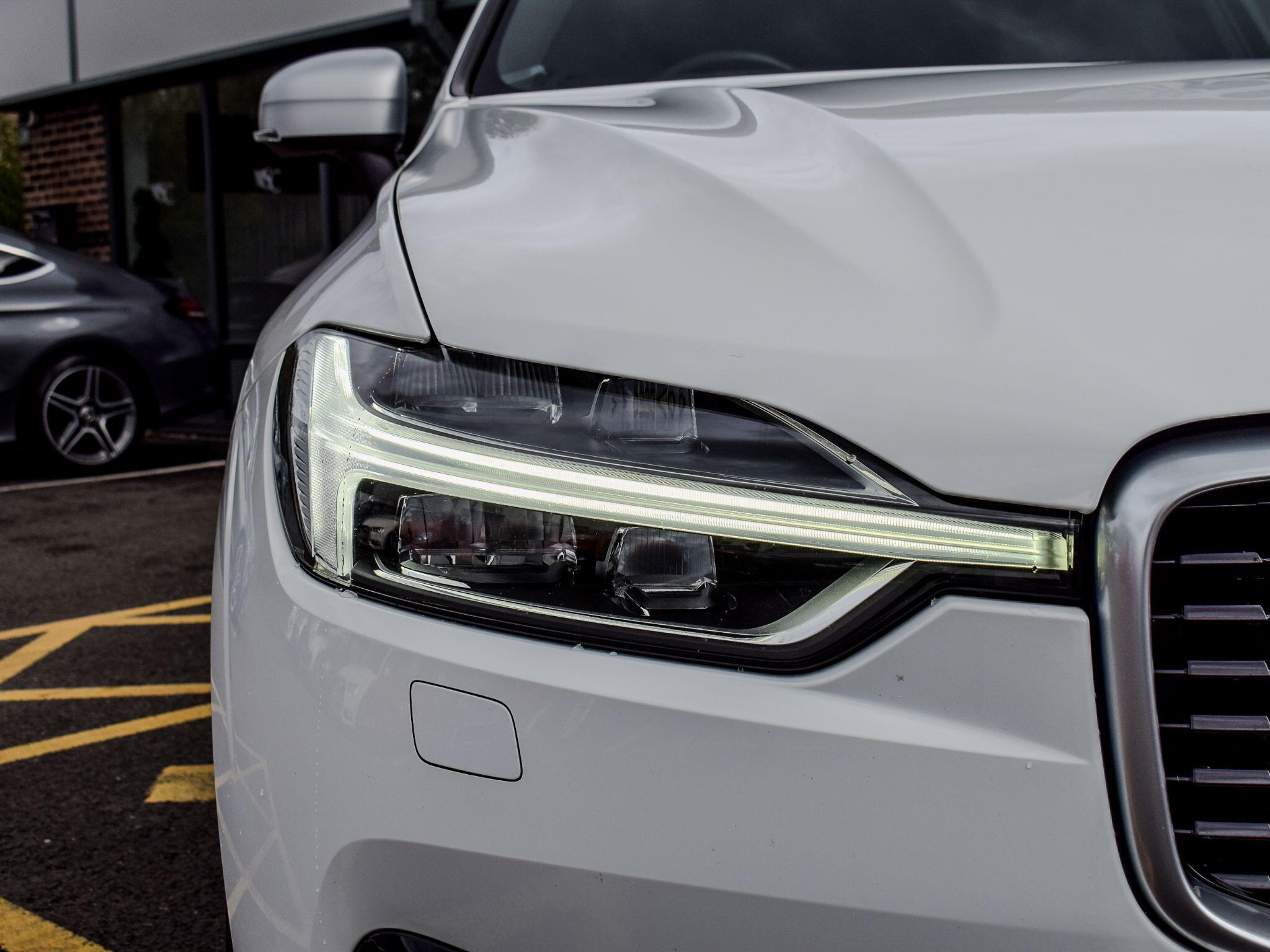 Volvo XC60 view 4
