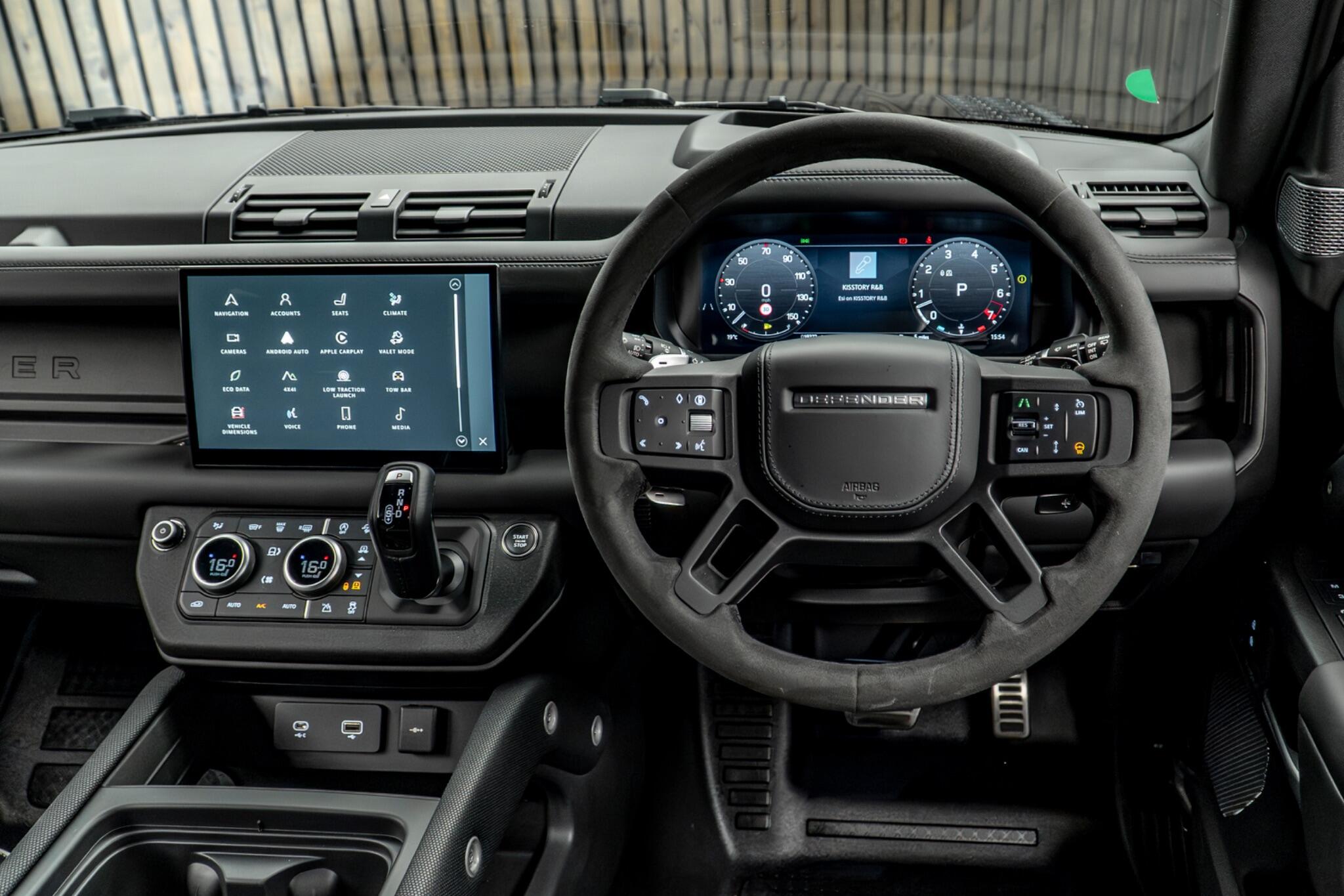 Land Rover Defender view 26