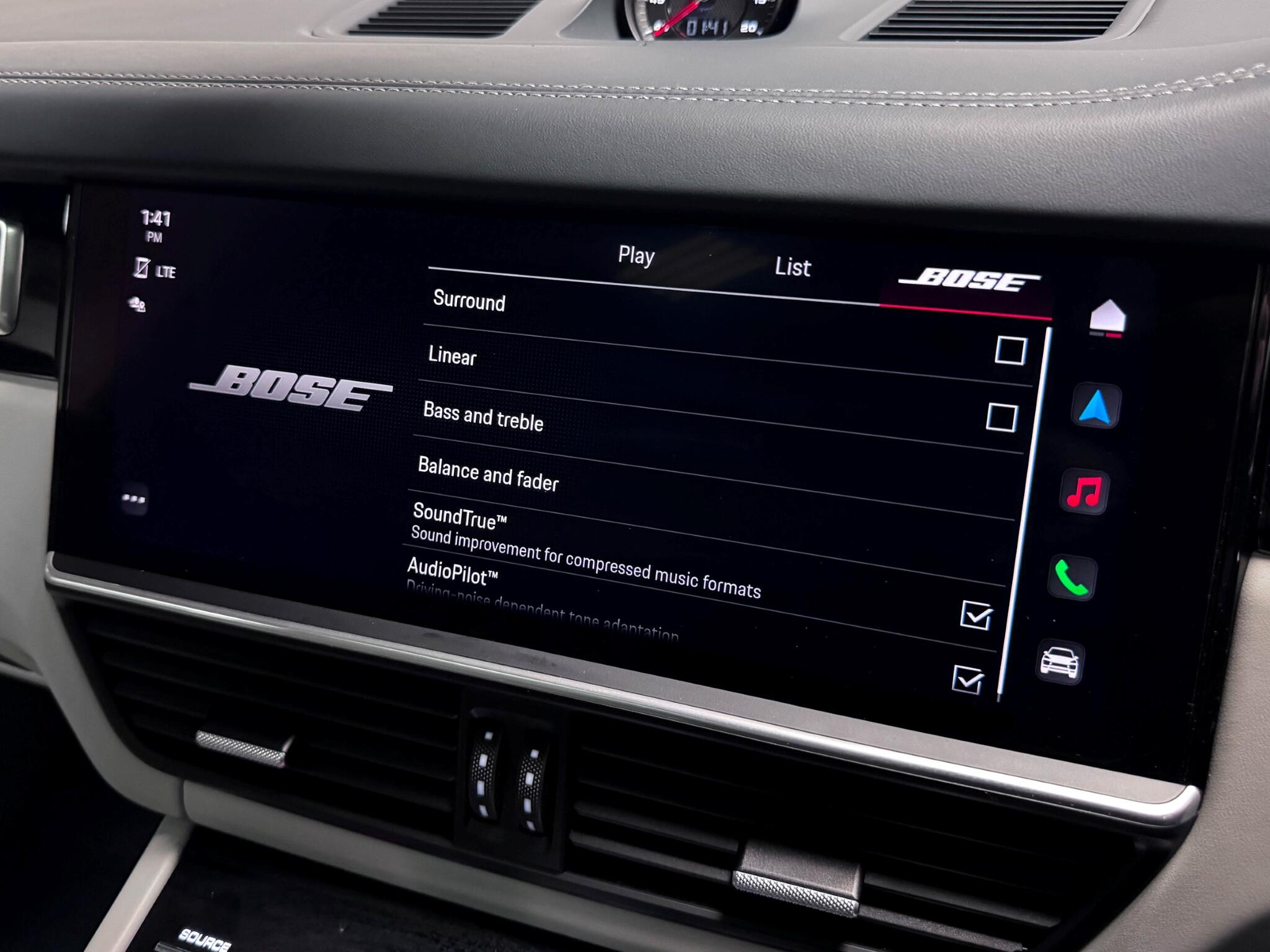 Porsche Cayenne view 47