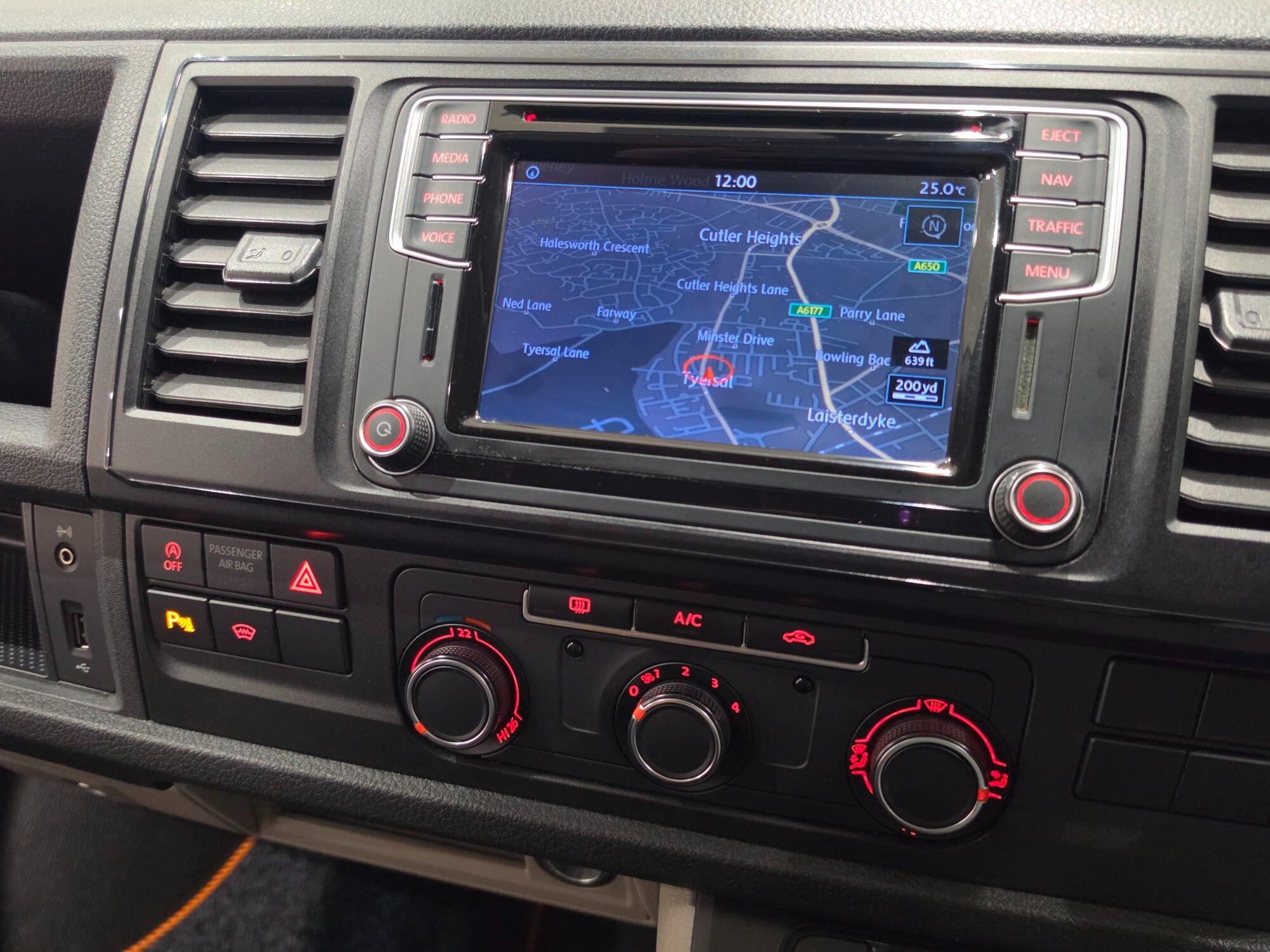 Volkswagen Transporter view 107
