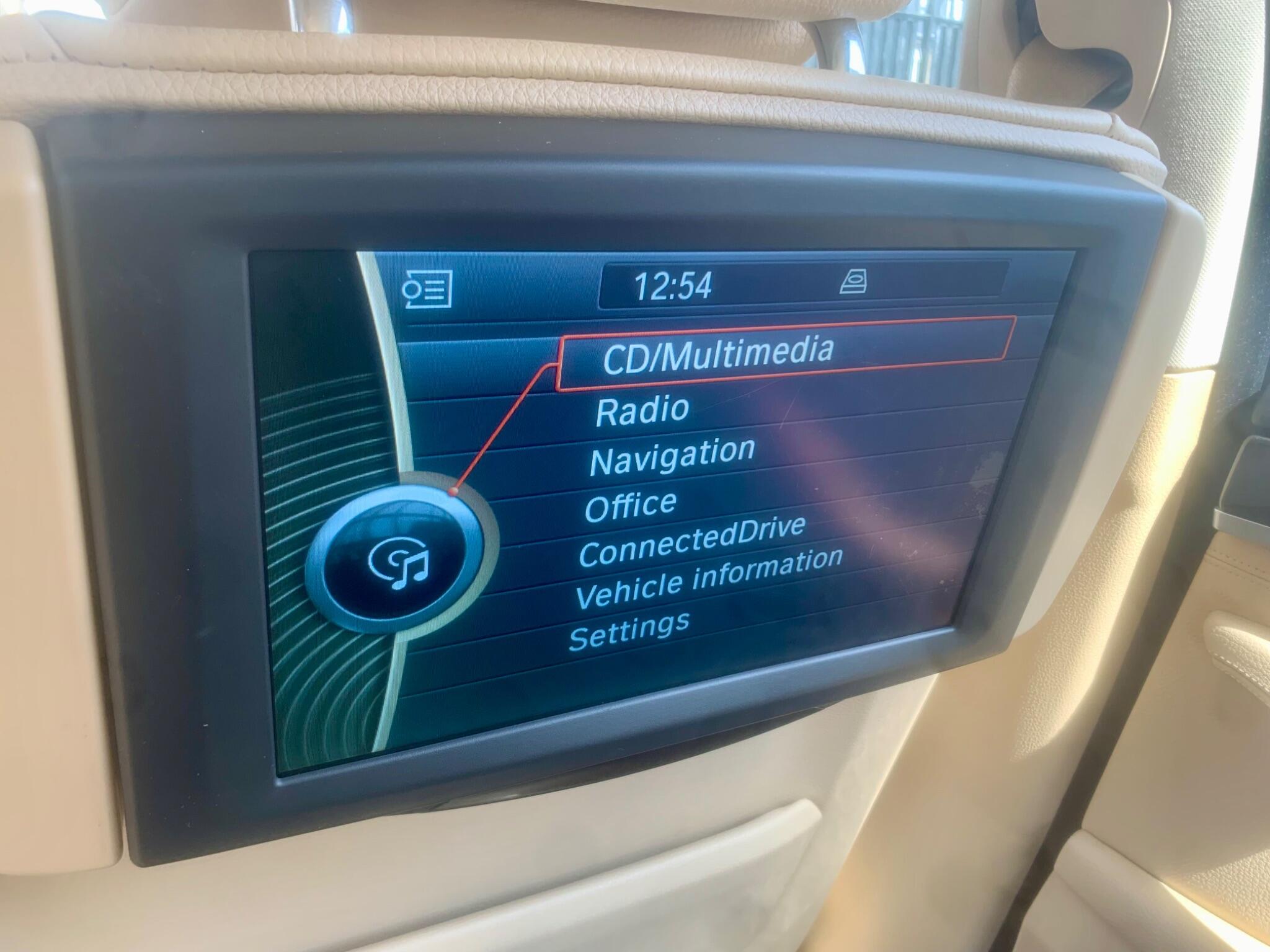 BMW 5 Series view 64