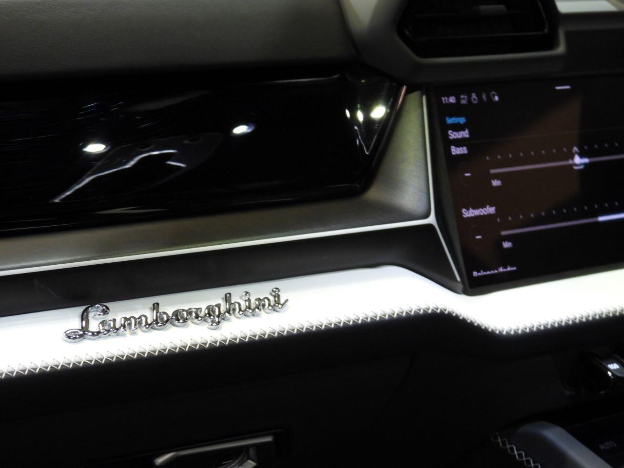 Lamborghini Urus view 49