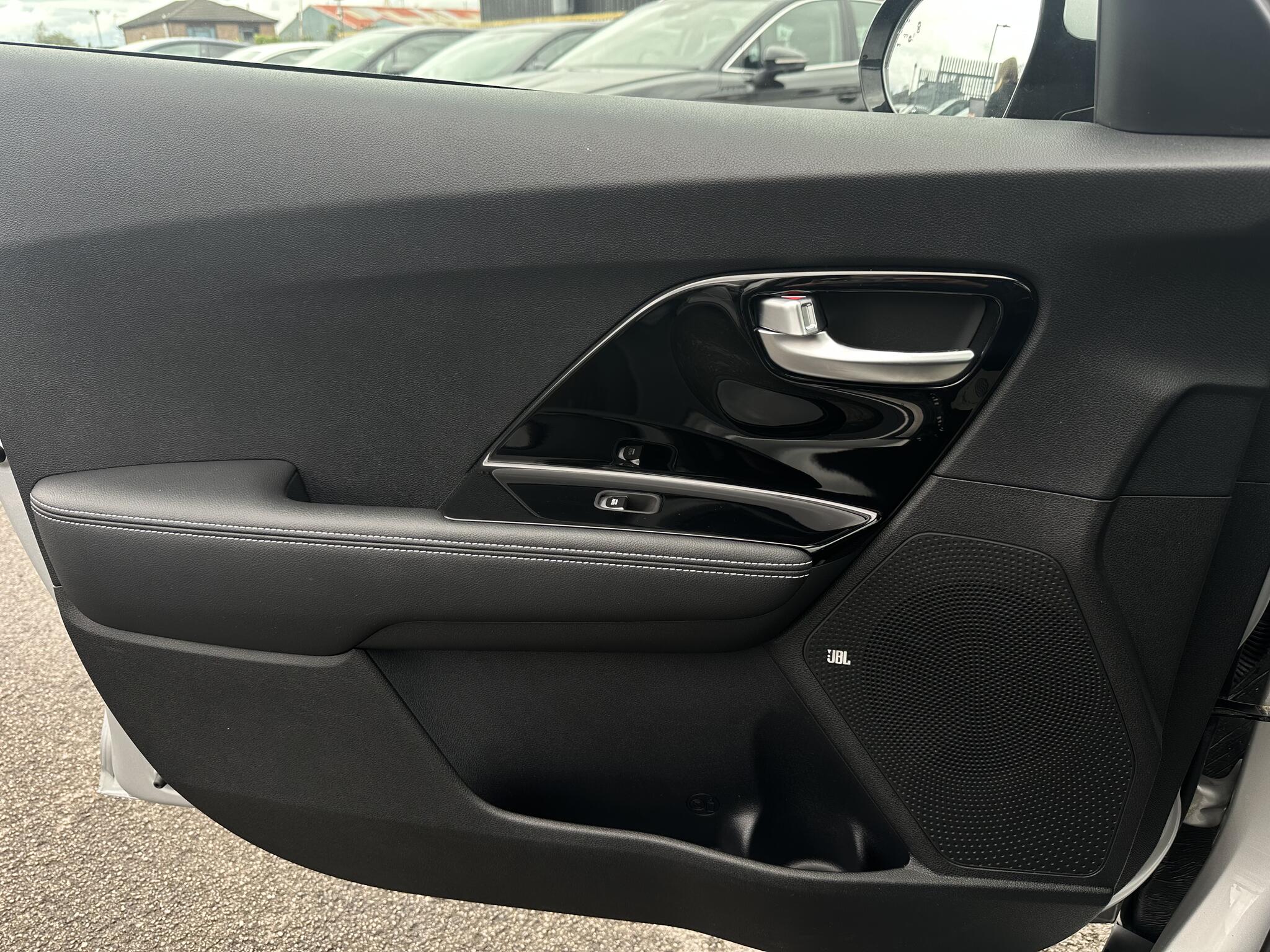 Kia Niro view 28