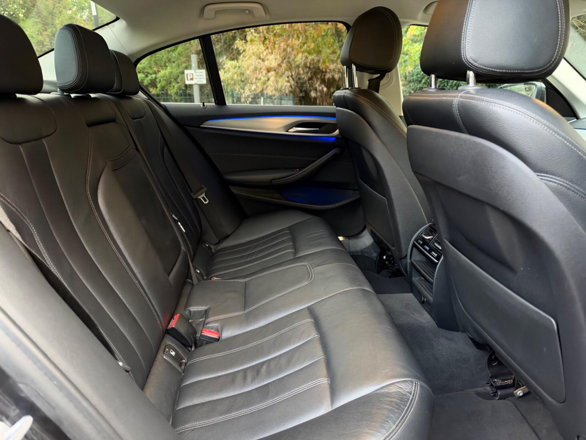 BMW 5 Series view 19